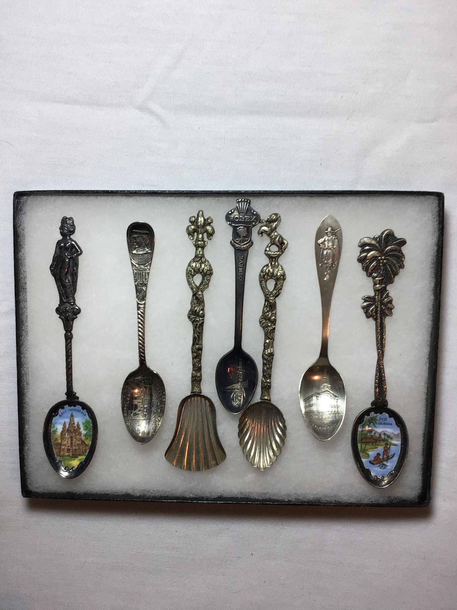 Assorted souvenir spoons 5.5?Â long (1 of 8)