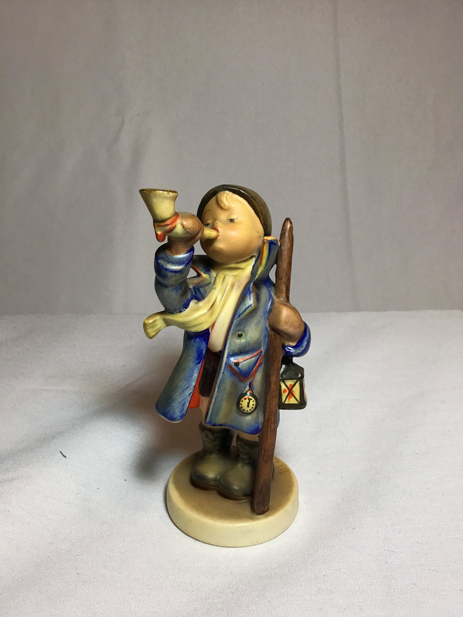 Hummel Figurine â€œHear Ye Hear Ye?Â #15/0 5.5?Â tal: .