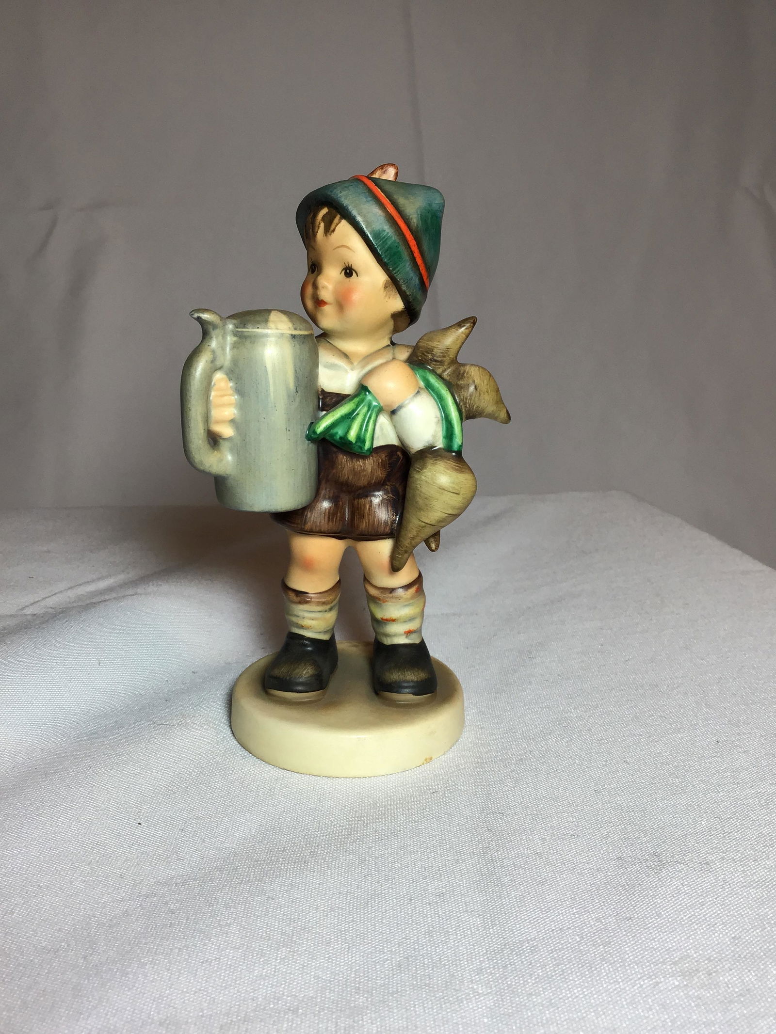Hummel Figurine â€œFor Father?Â  #87 6?Â tall (1 of 4)