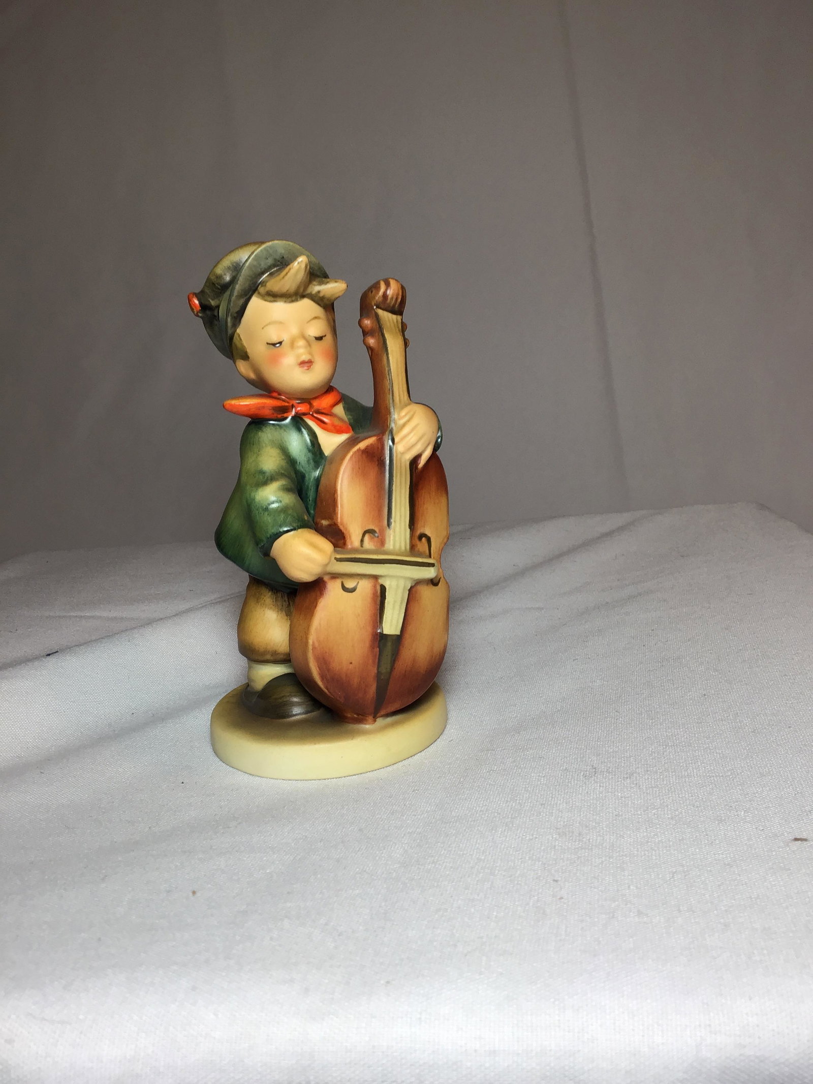 Hummel Figurine â€œPlaying To The Dance?Â #186: .