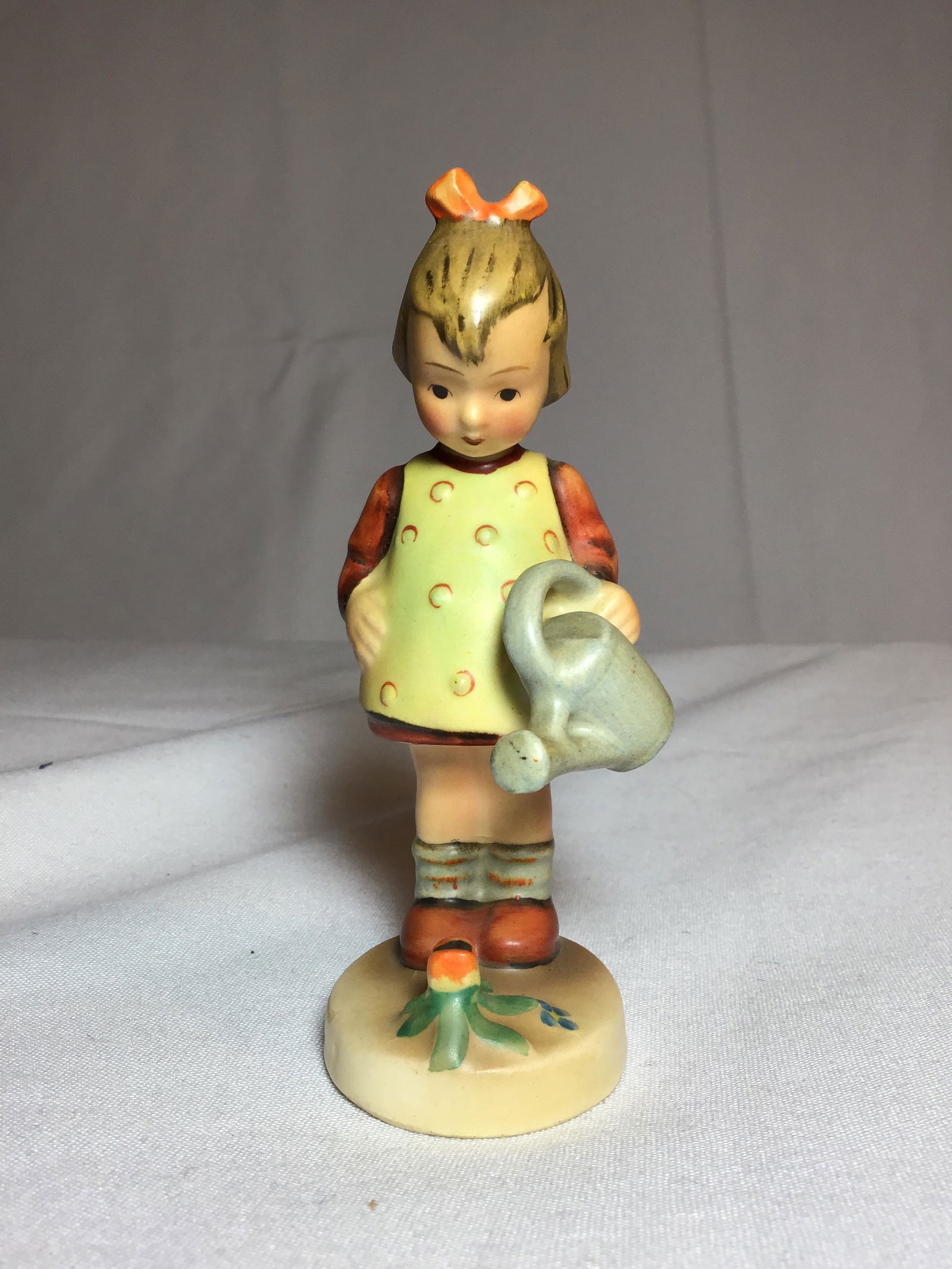 Hummel Figurine â€œLittle Gardner?Â (1 of 4)