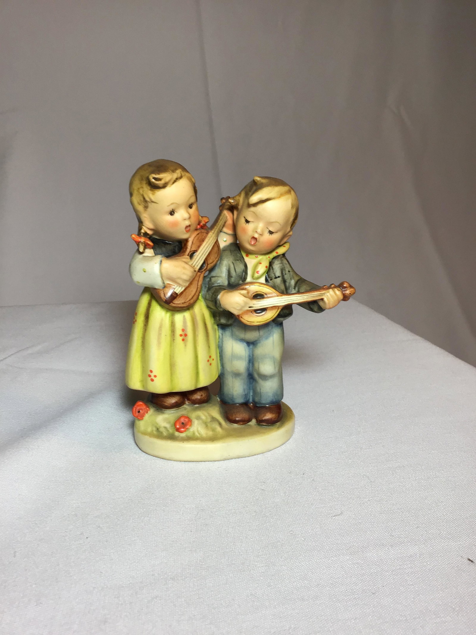 Hummel Figurine â€œDuet?Â 150/0 5.5?Â tall: .