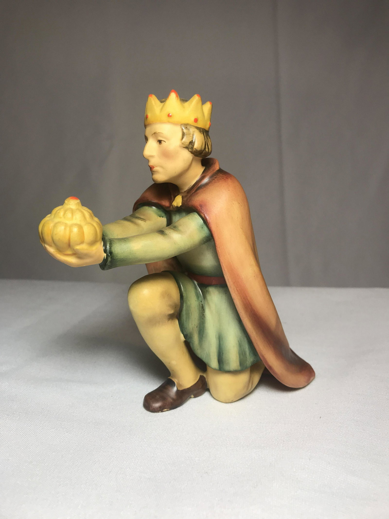 Hummel wiseman figurine #45: .