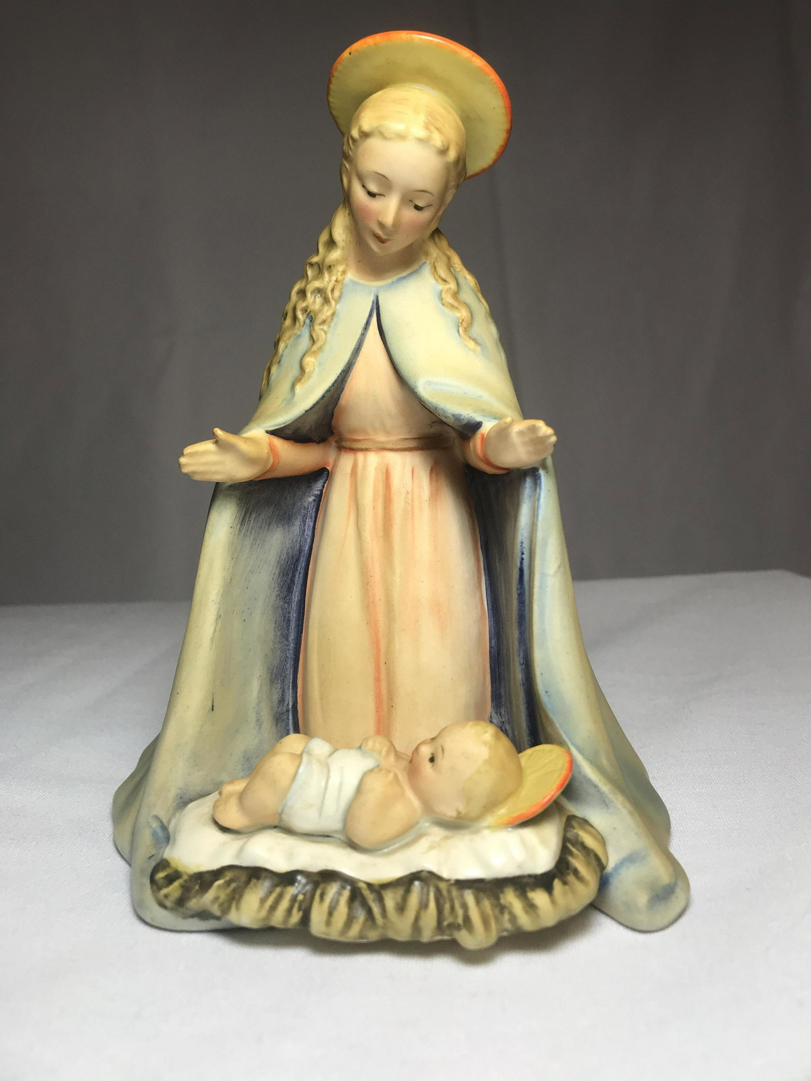 Hummel figurine #214A 5?Âx5.5?Âx6.5?Â: .