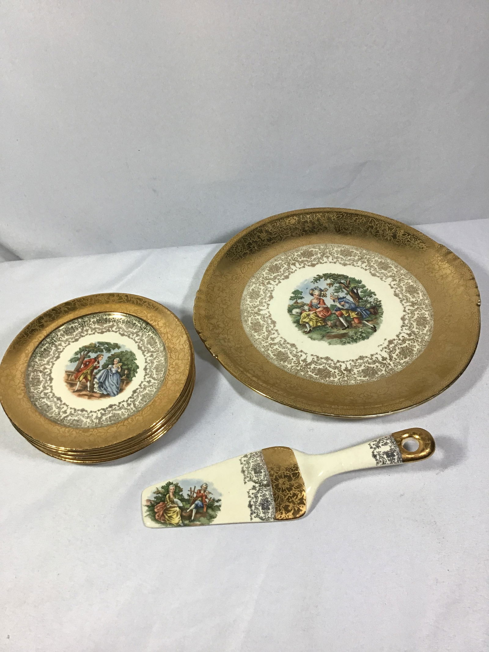 Royal China 22kt Gold Dessert Seving Set , (1 of 9)