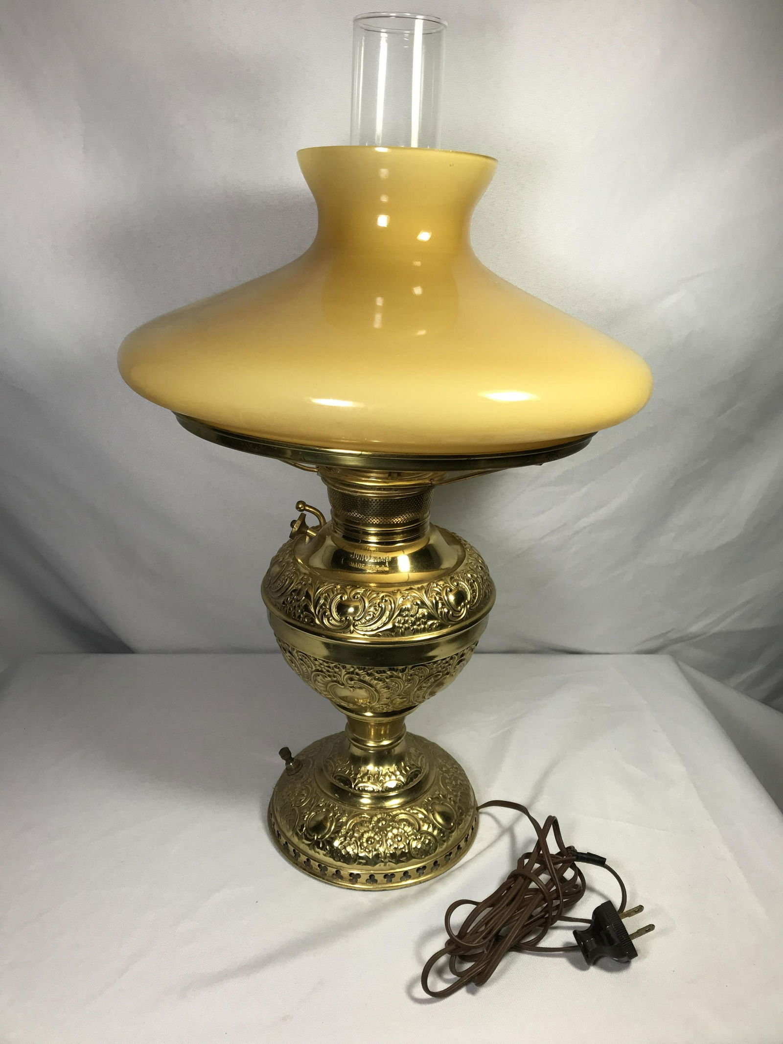Victorian converted oil lamp w Butterscotch Lamp (1 of 4)