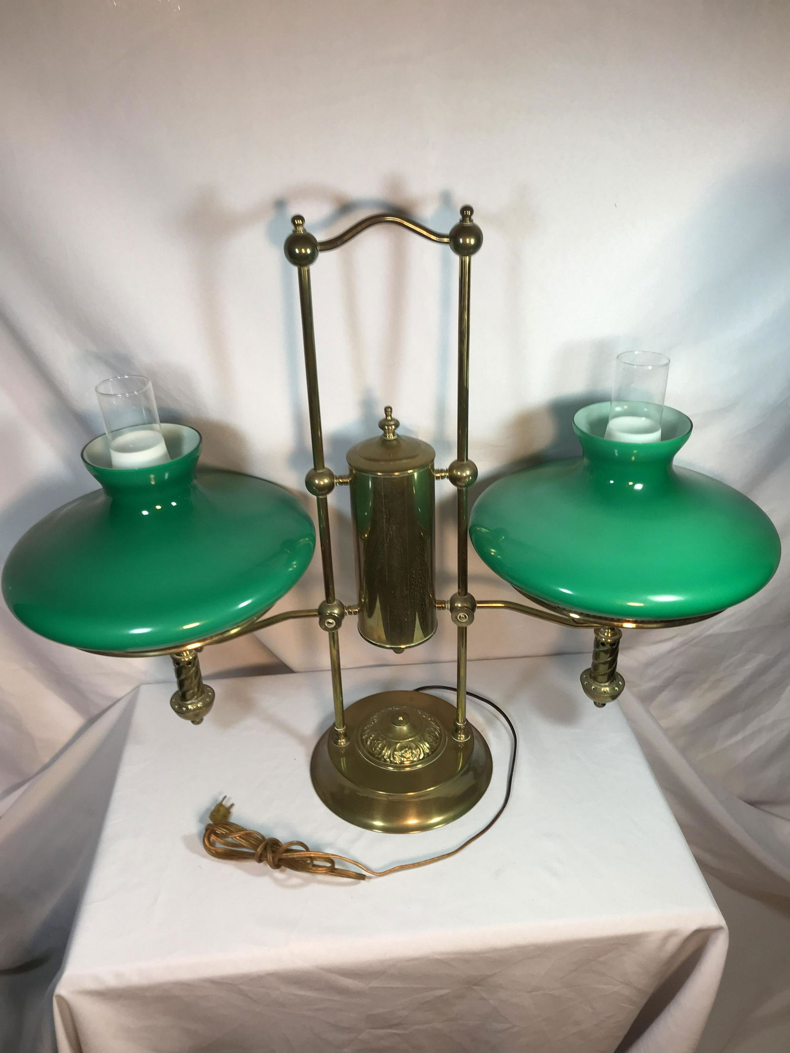 Victorian Style Double Oil Well Lamp (1 of 7)