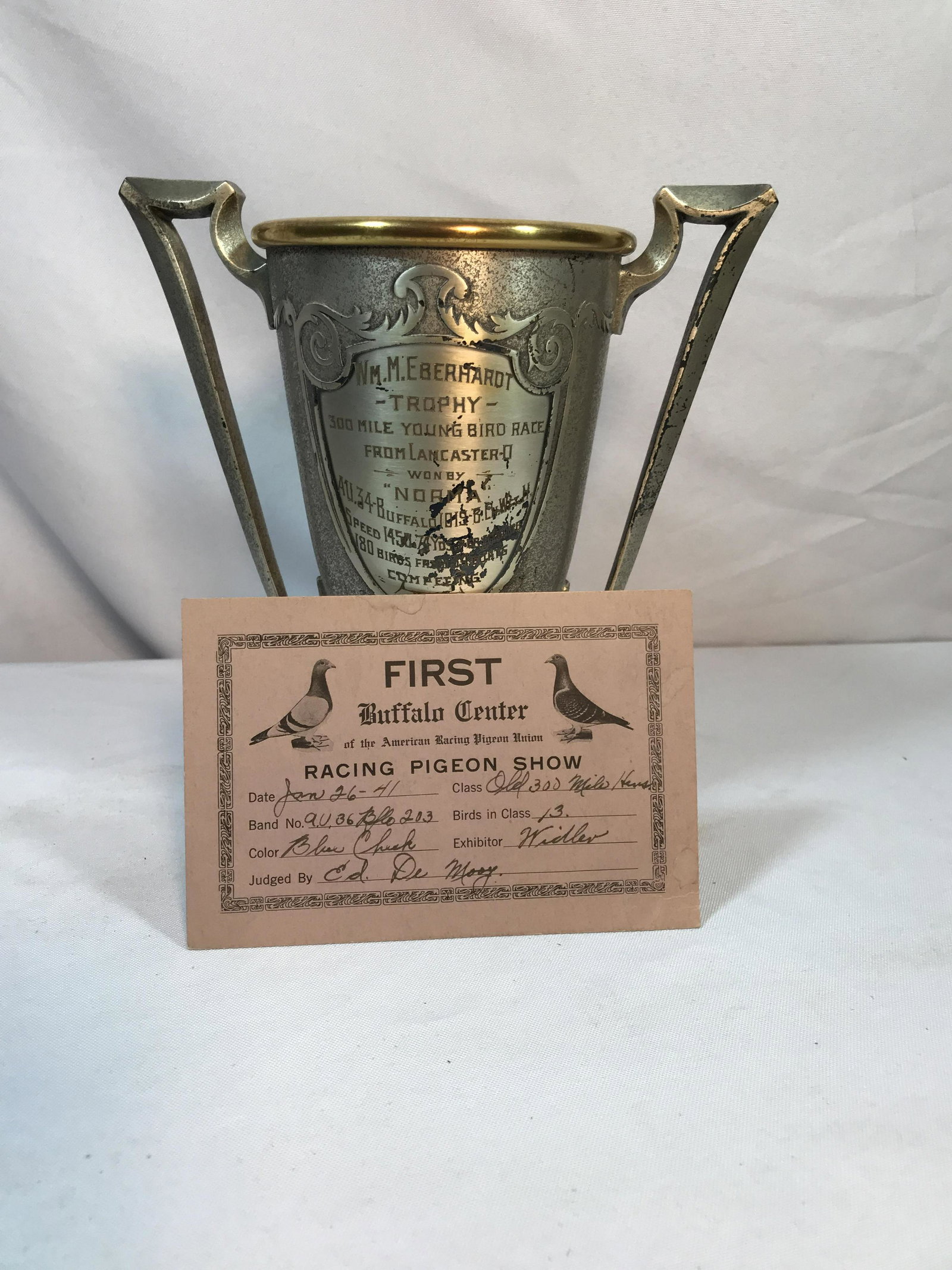 Buffalo Center Pidgeon Racing Trophy 1941 .: .