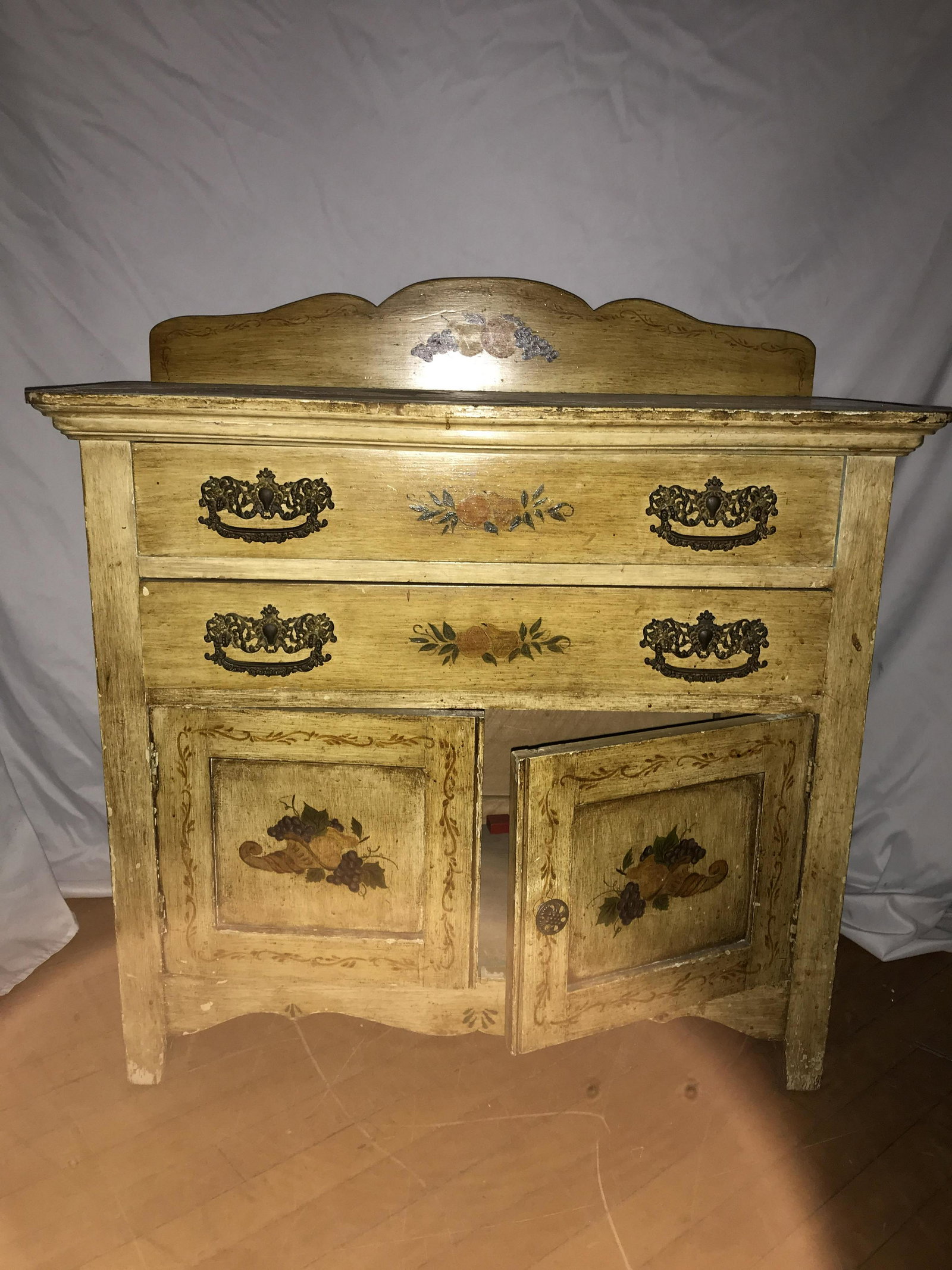 Folk Art Wash Basin Table HP . 32inx31inx17in: . 32inx31inx17in
