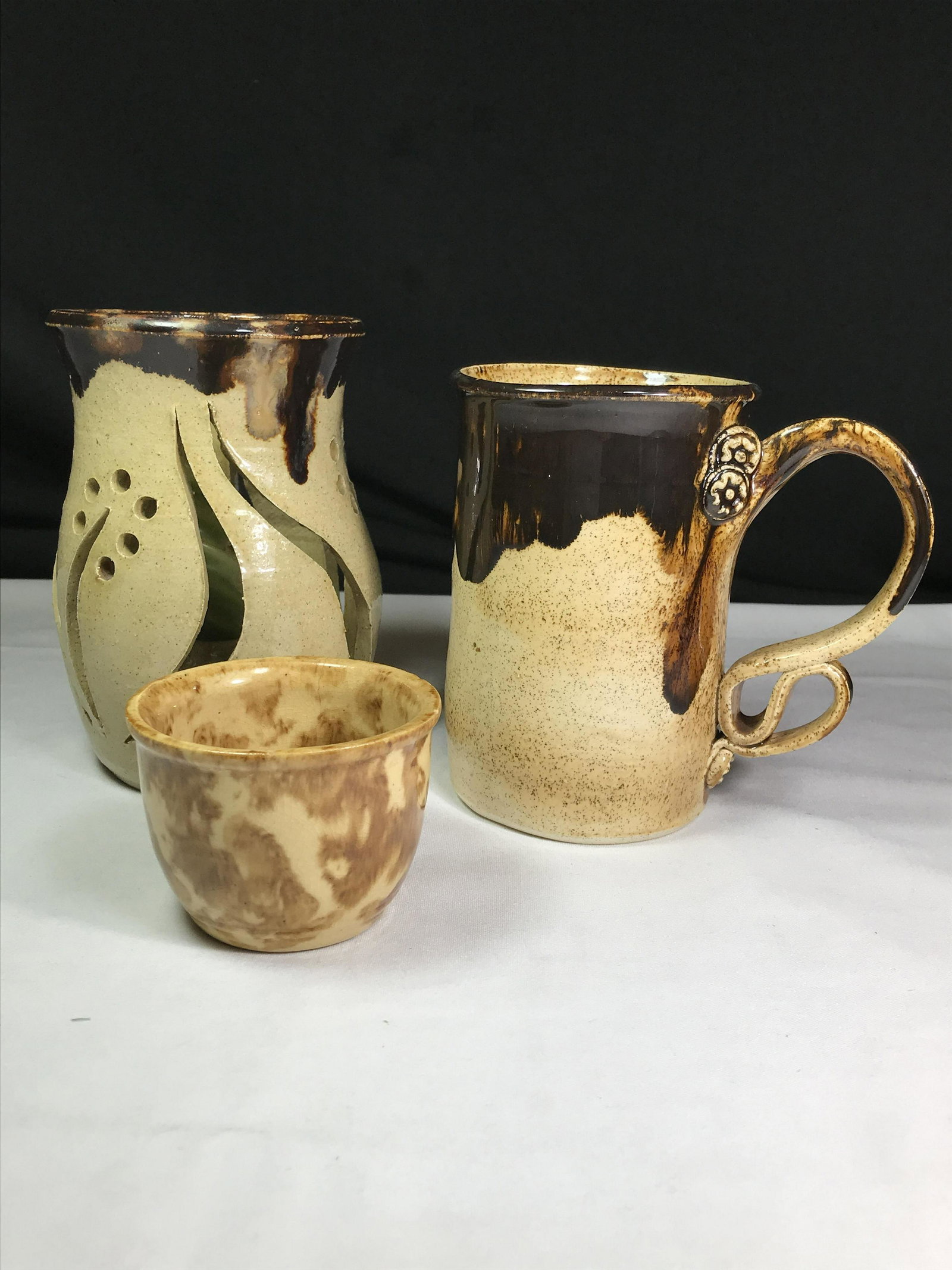 Three Stoneware Pieces Mug, Candle & Splatter Bowl (has (1 of 4)