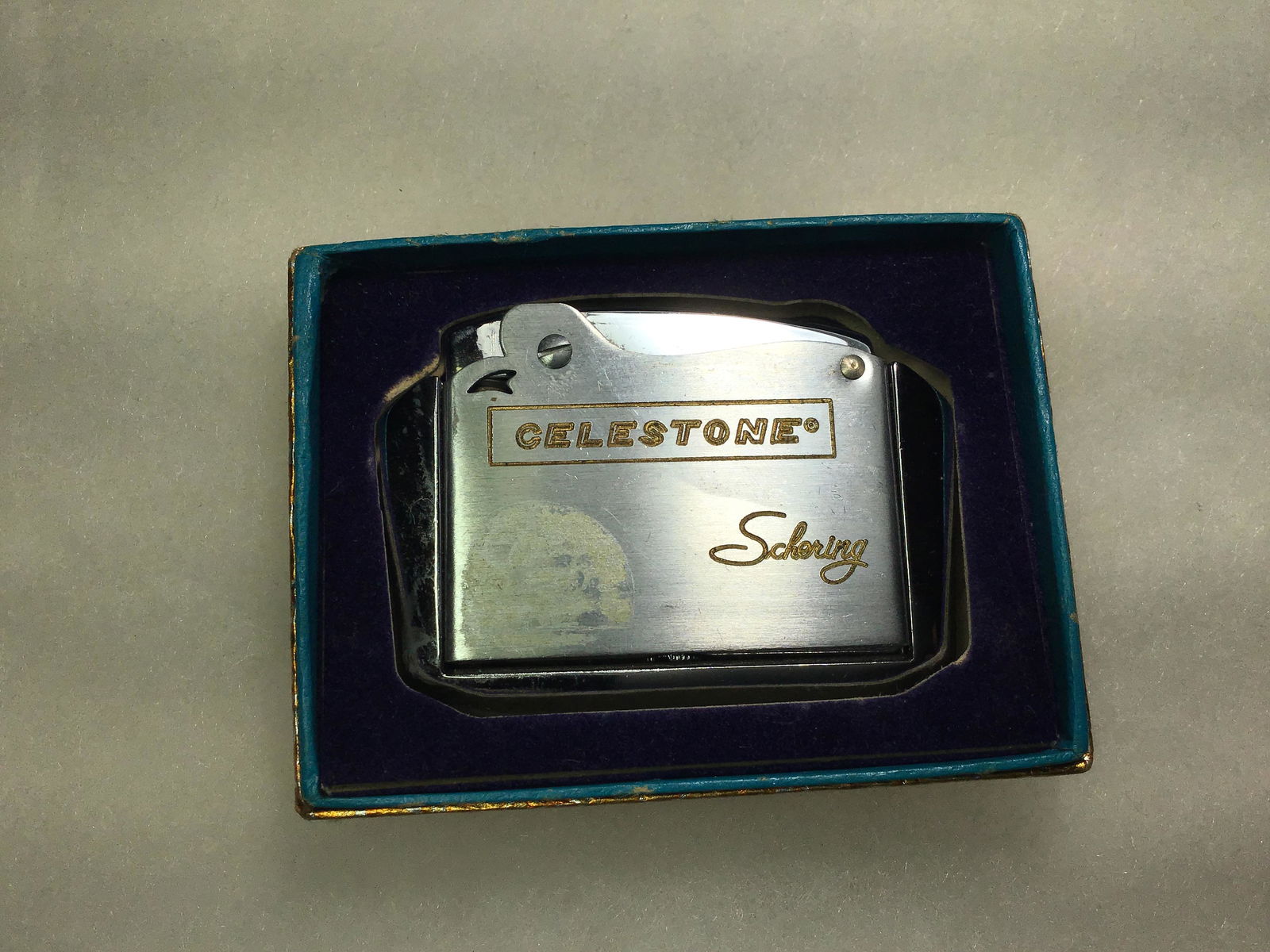 Celestine Schering Lighter With org box (1 of 3)