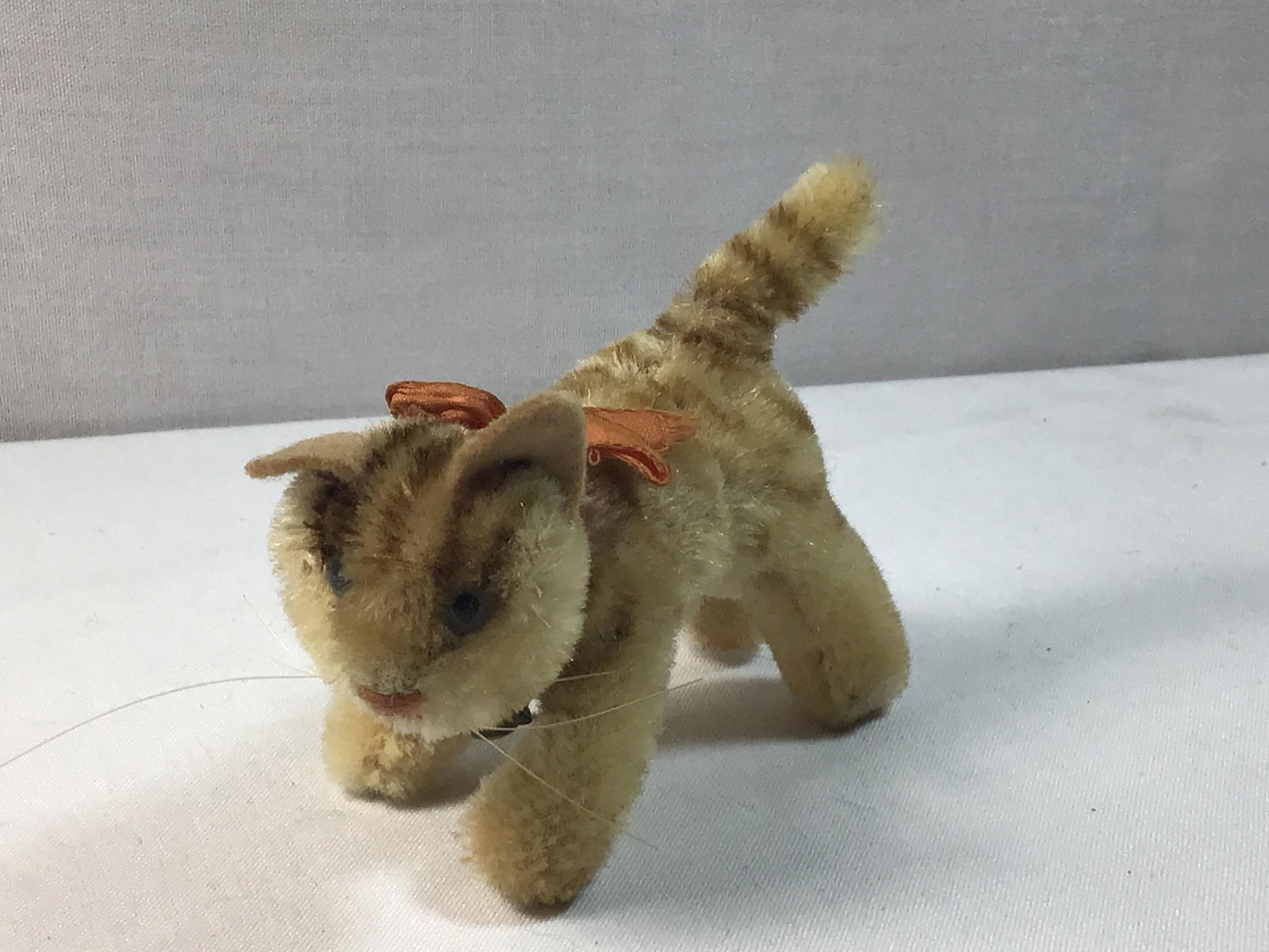 Steiff Kitty w Bell .: .