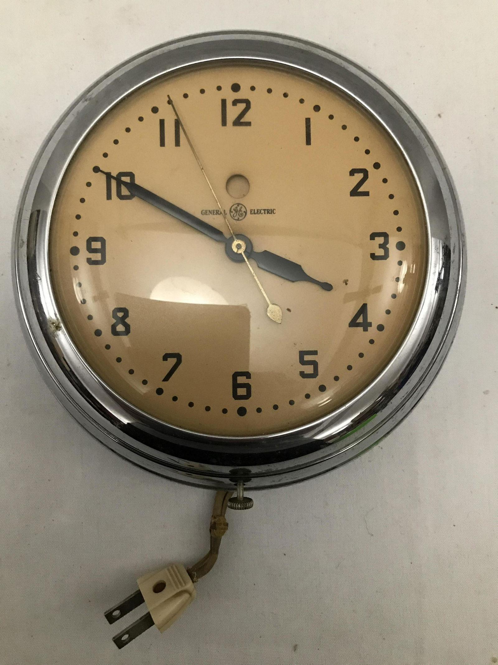 General Electric Chrome Wall Clock Model #2F06 Working: Working Condition