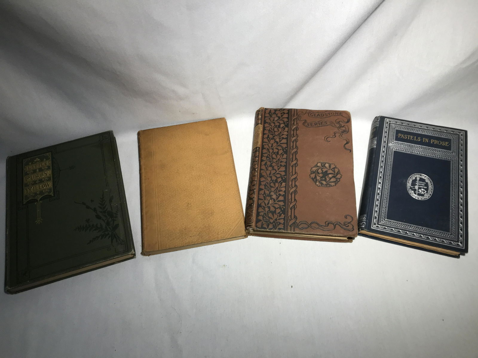 Classic Hardcover Book Collection 4 book Collection (1 of 5)