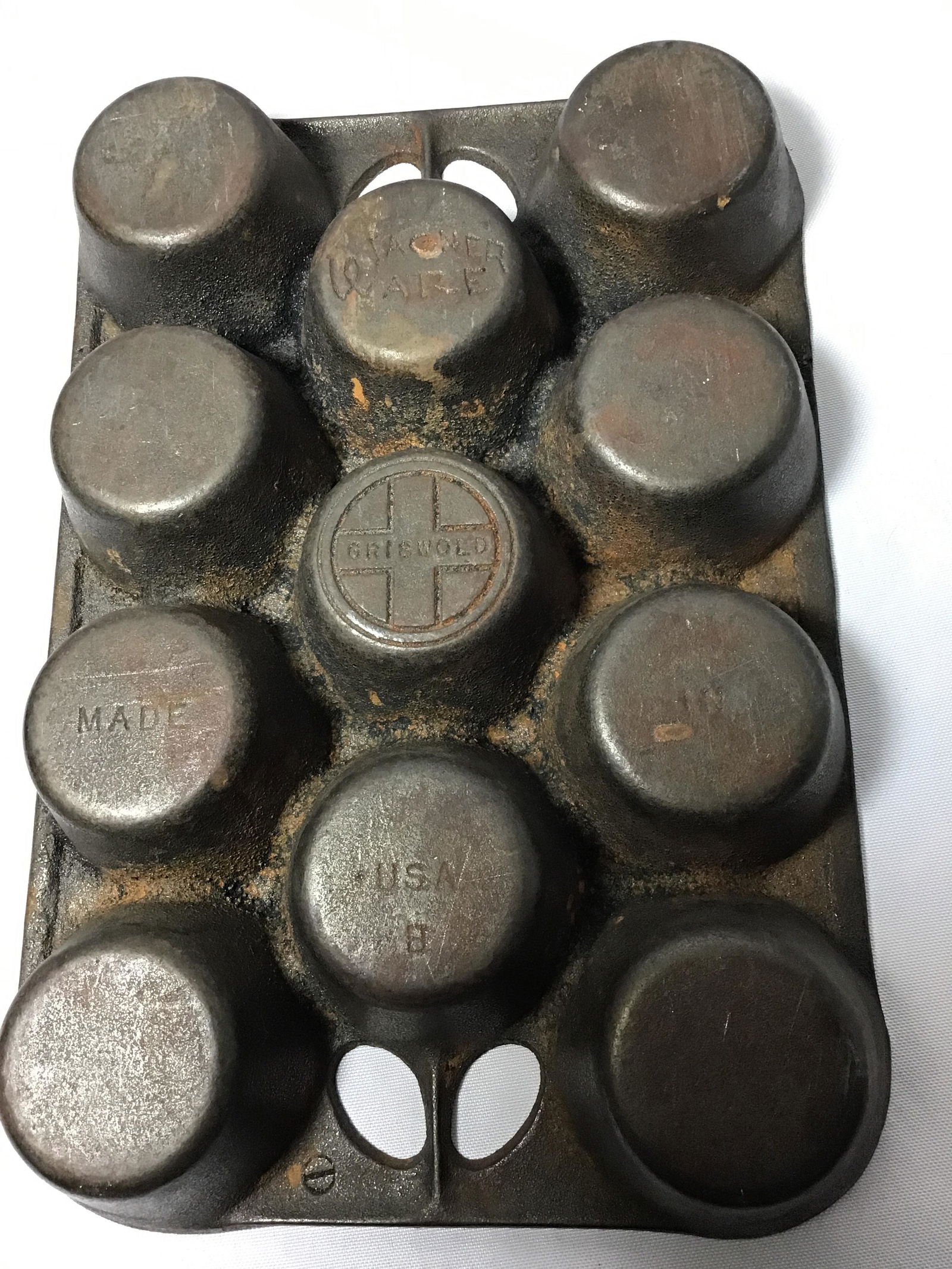 Wagner Ware Griswold Cast Iron Muffin Tray Measures 11 (1 of 6)