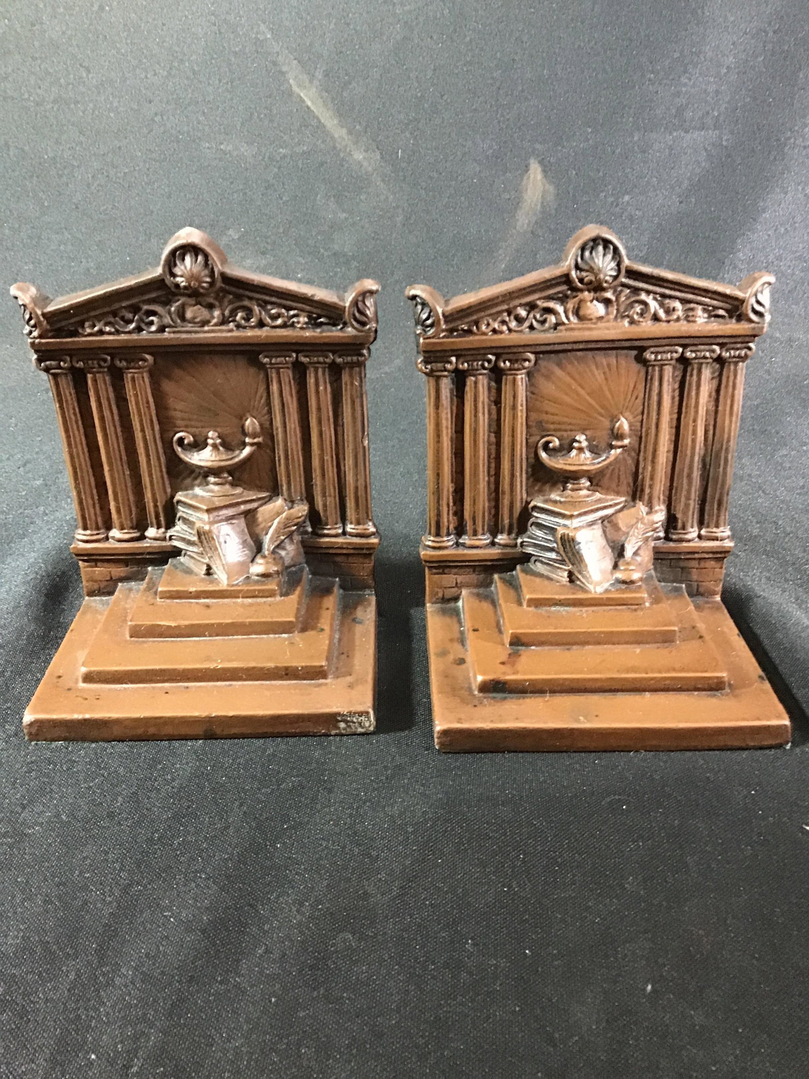 Vintage book ends by WB #640 . (1 of 5)