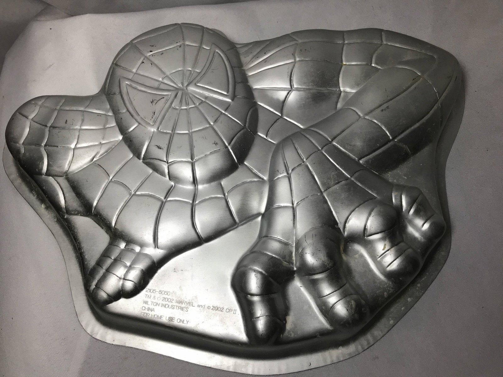 Spider-Man Cake Pan Mold Measures 15.5 by 12 inches: Measures 15.5 by 12 inches