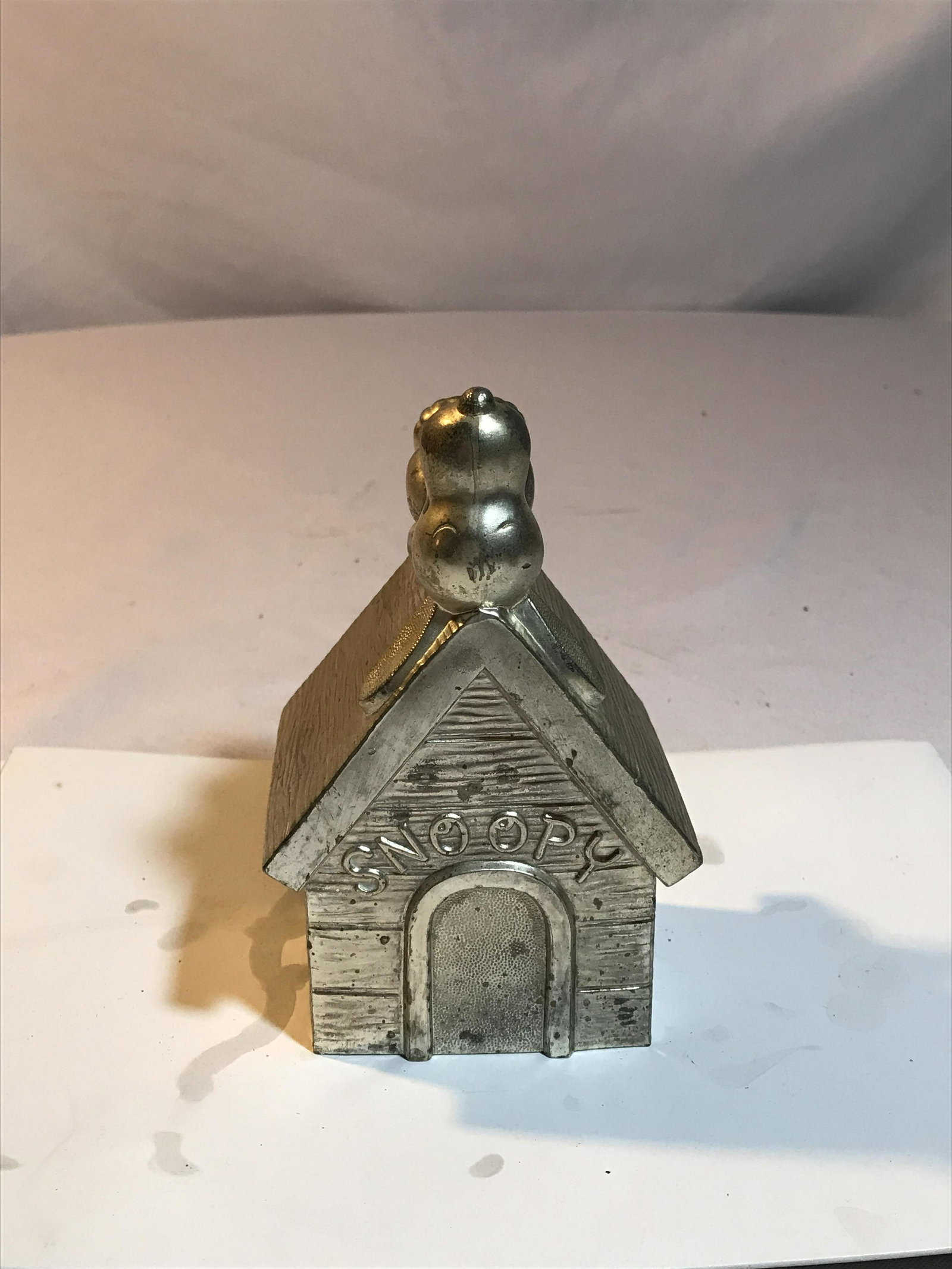 Collectible Snoopy Doghouse Bank 5 1/2 by 4: 5 1/2 by 4