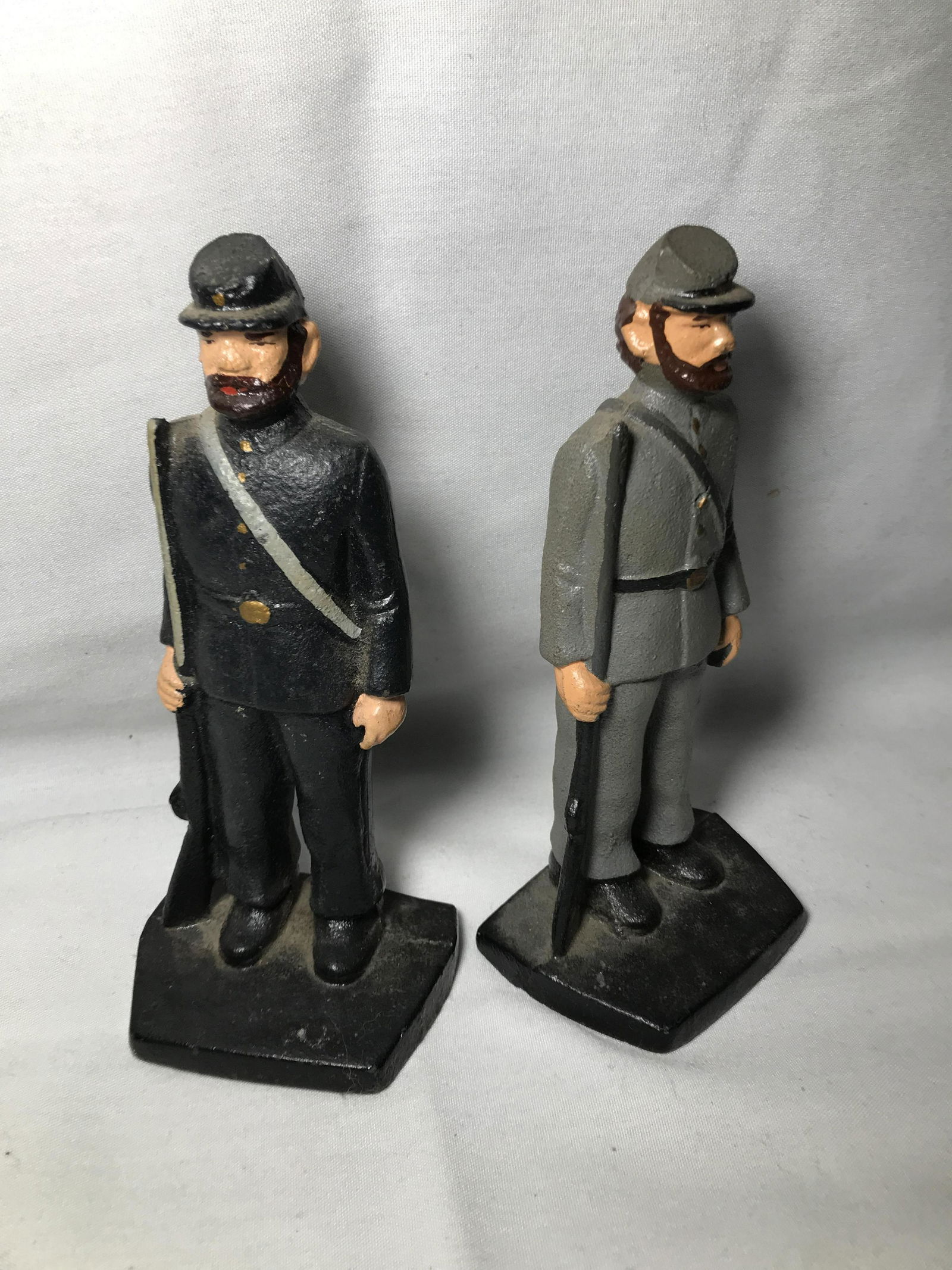 Vintage Cast Iron Civil War Soldiers Confederate and Union Soldier Each measures 7.5 inches tall (1 of 9)