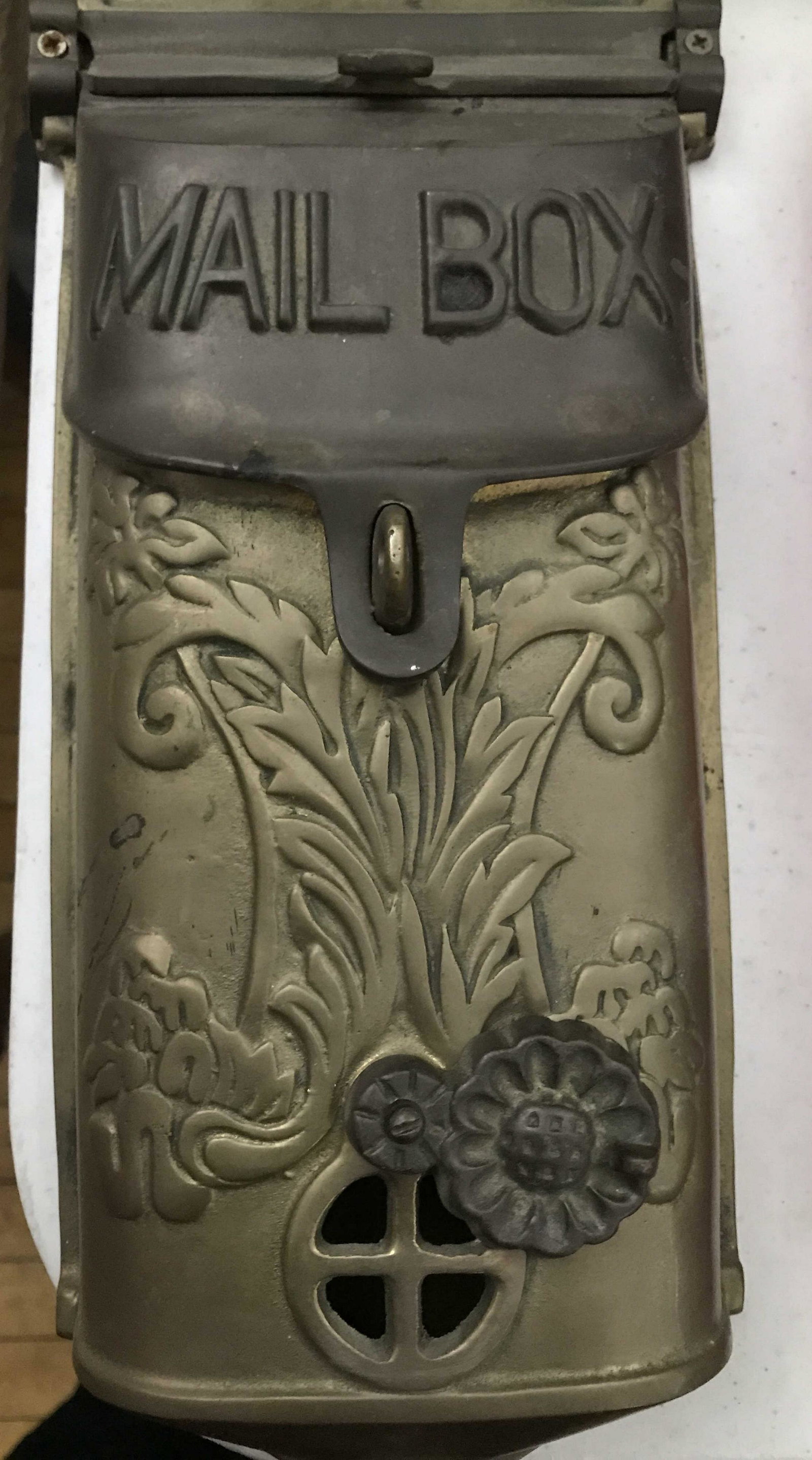 Vintage Brass Mailbox . (1 of 3)
