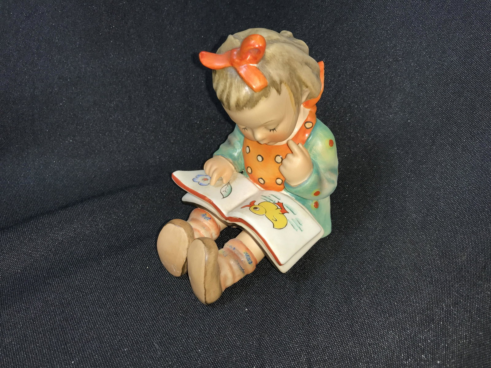 Book Worm Hummel Hummel Number 8: Hummel Number 8