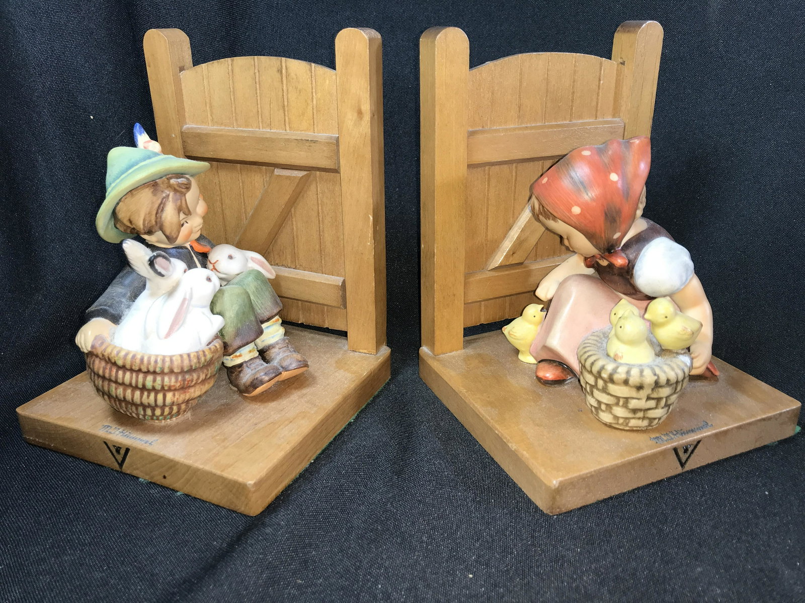 Hummel Bookends .: .
