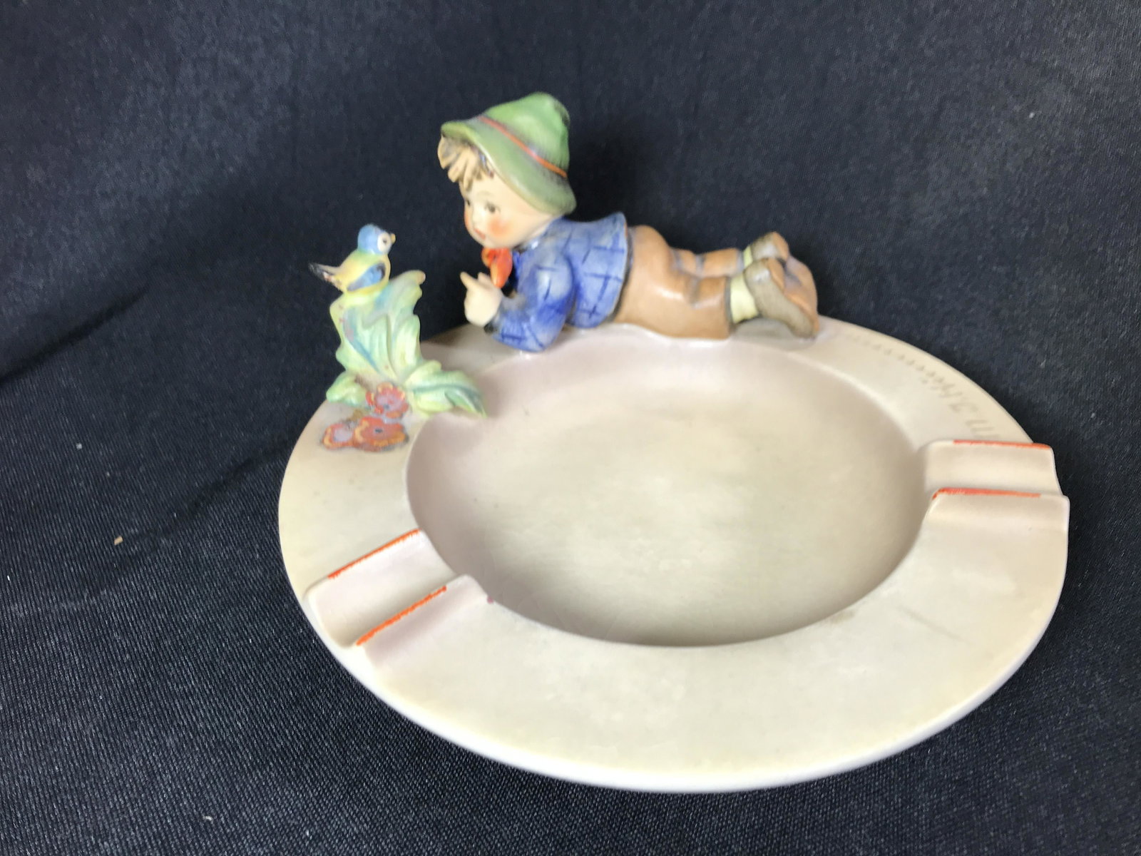 Hummel Ashtray Boy w/ Bird .: .