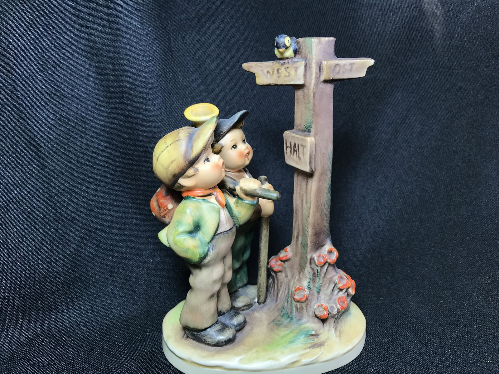 Crossroads Hummel .: .