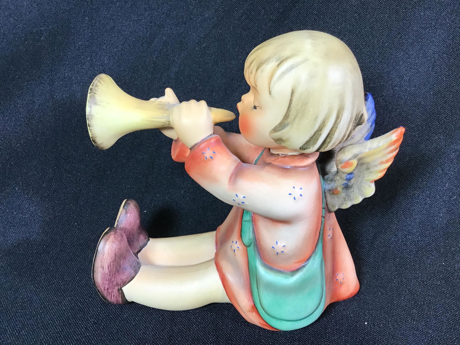 Joyous News Goebel Hummel .: .