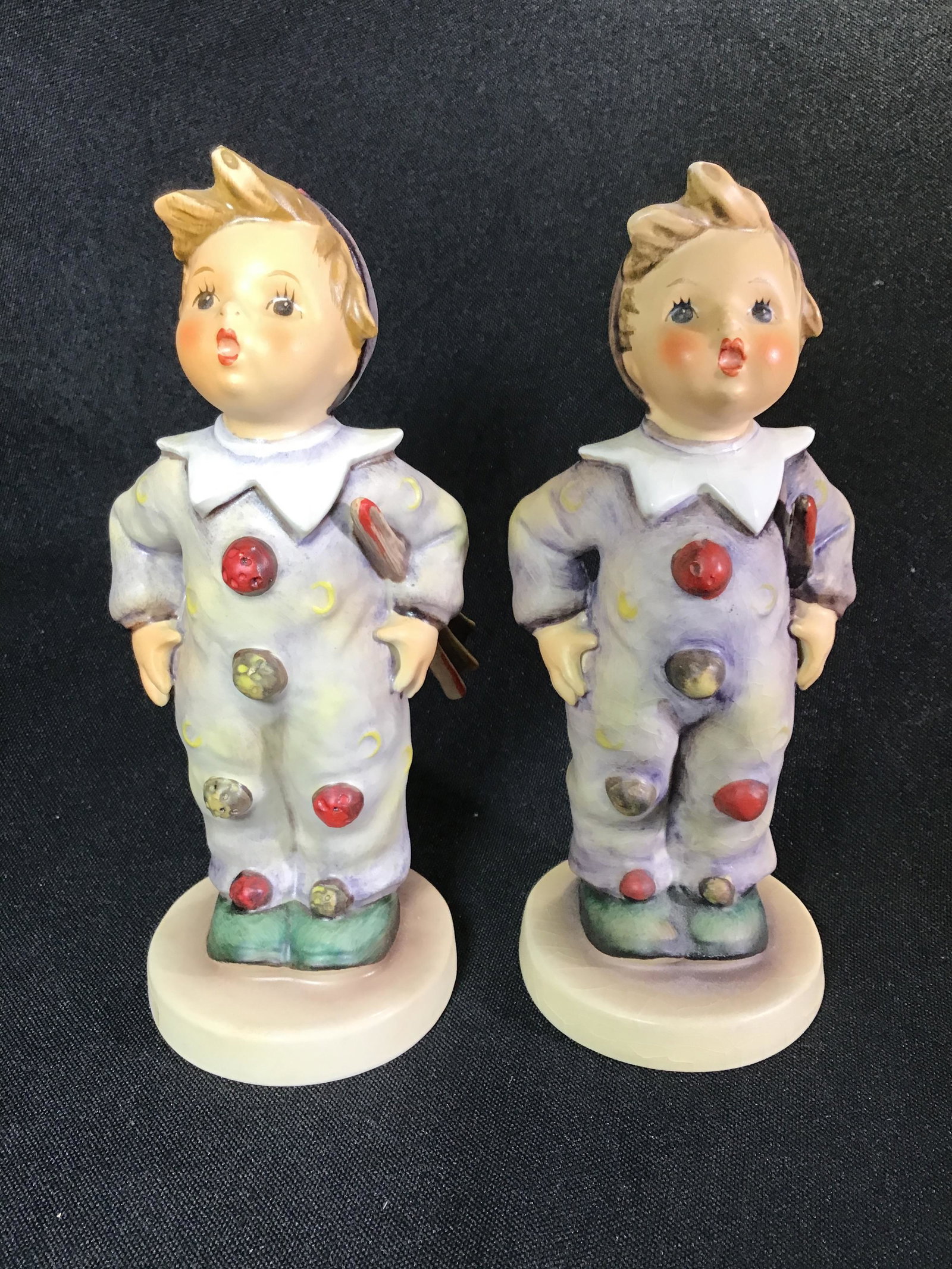 Carnival Clown Boy Hummels One is damaged: One is damaged