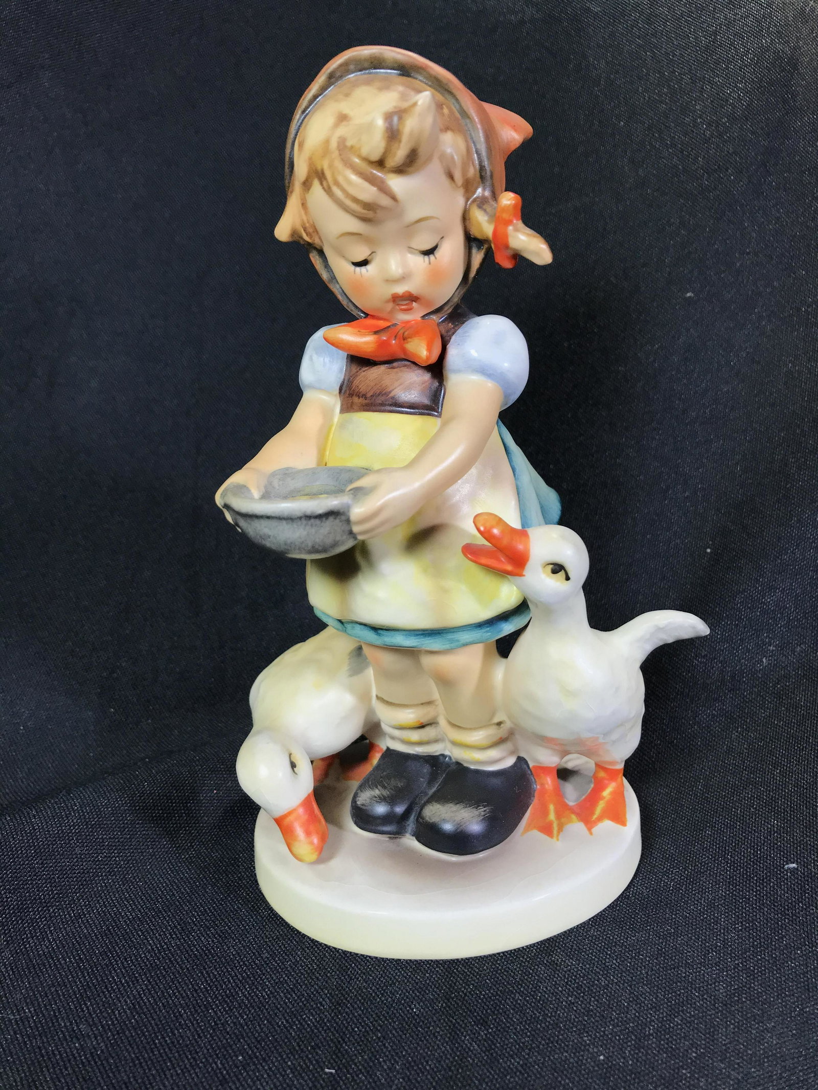 Be Patient Hummel 197/1 Measures 6 inches tall: Measures 6 inches tall