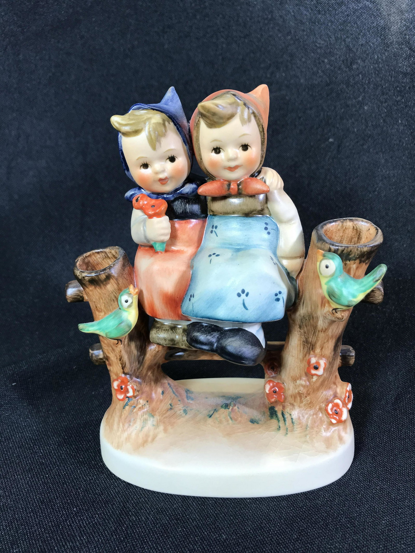 Coquettes Hummel Figurine 179 Girls on a Fence: Girls on a Fence