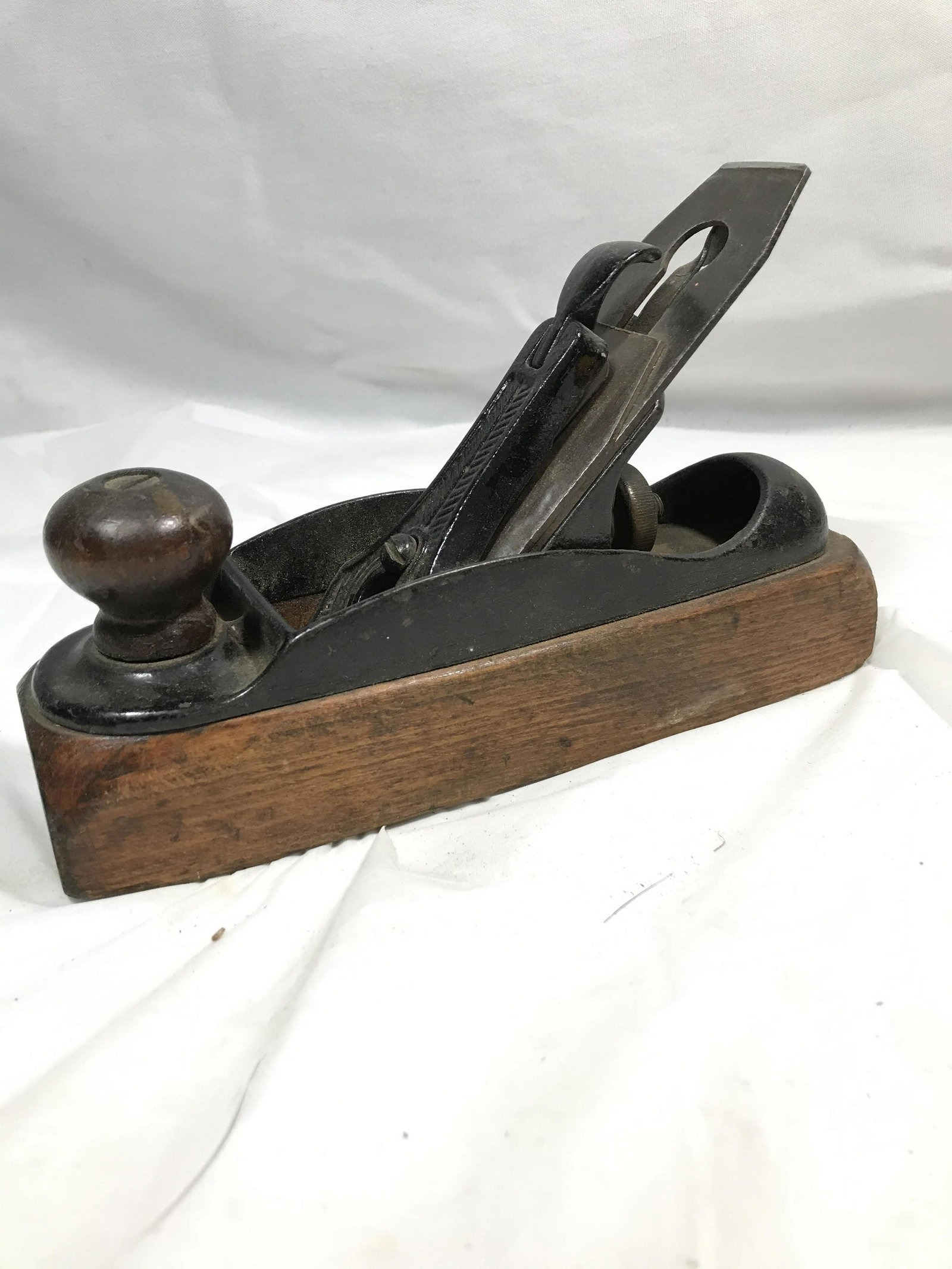 Smoothing Plane Measures 8x5x2.5 inches: Measures 8x5x2.5 inches