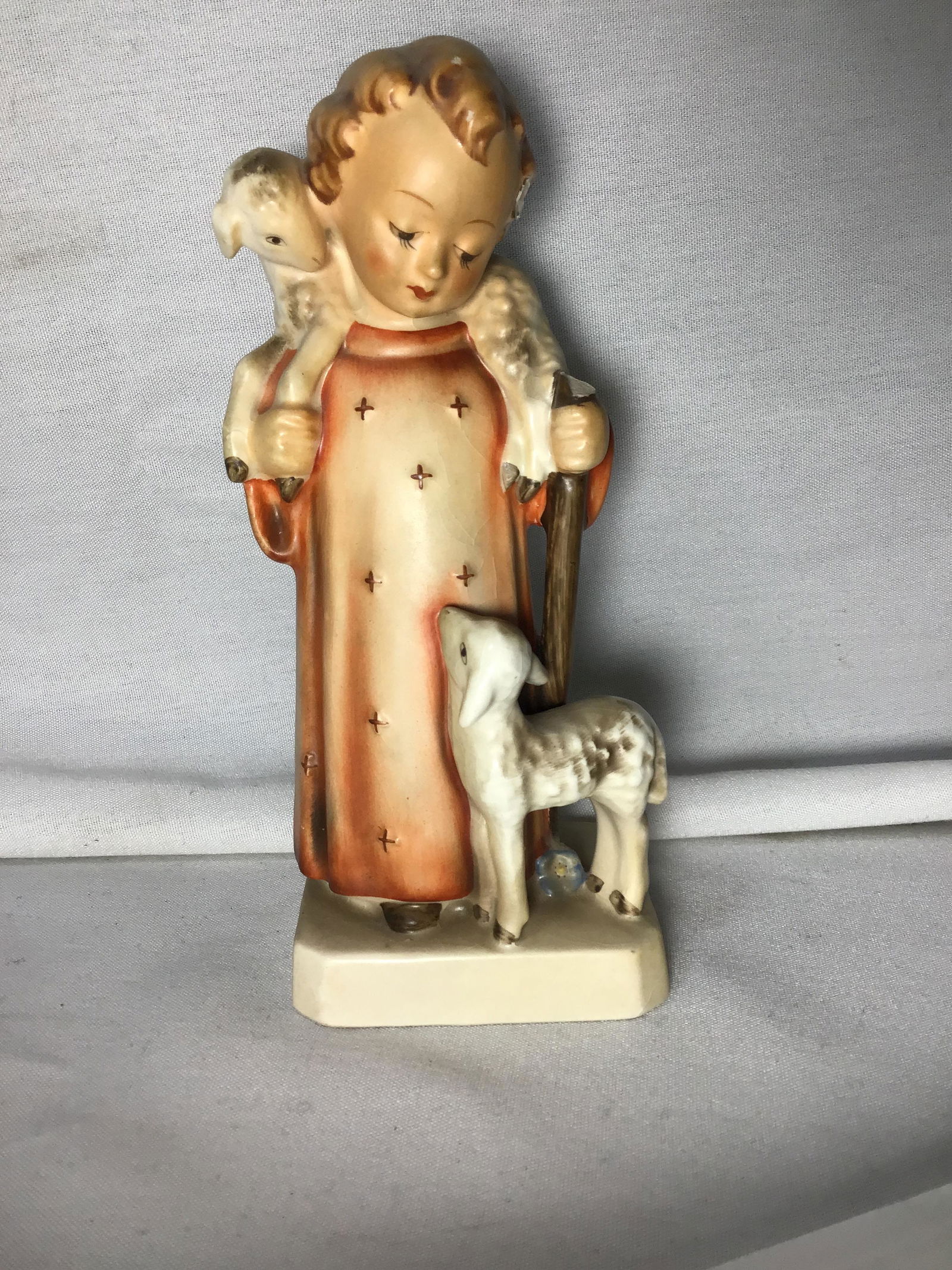 Good Shepherd Hummel 42/0 Goebel Hummel Damaged (1 of 6)