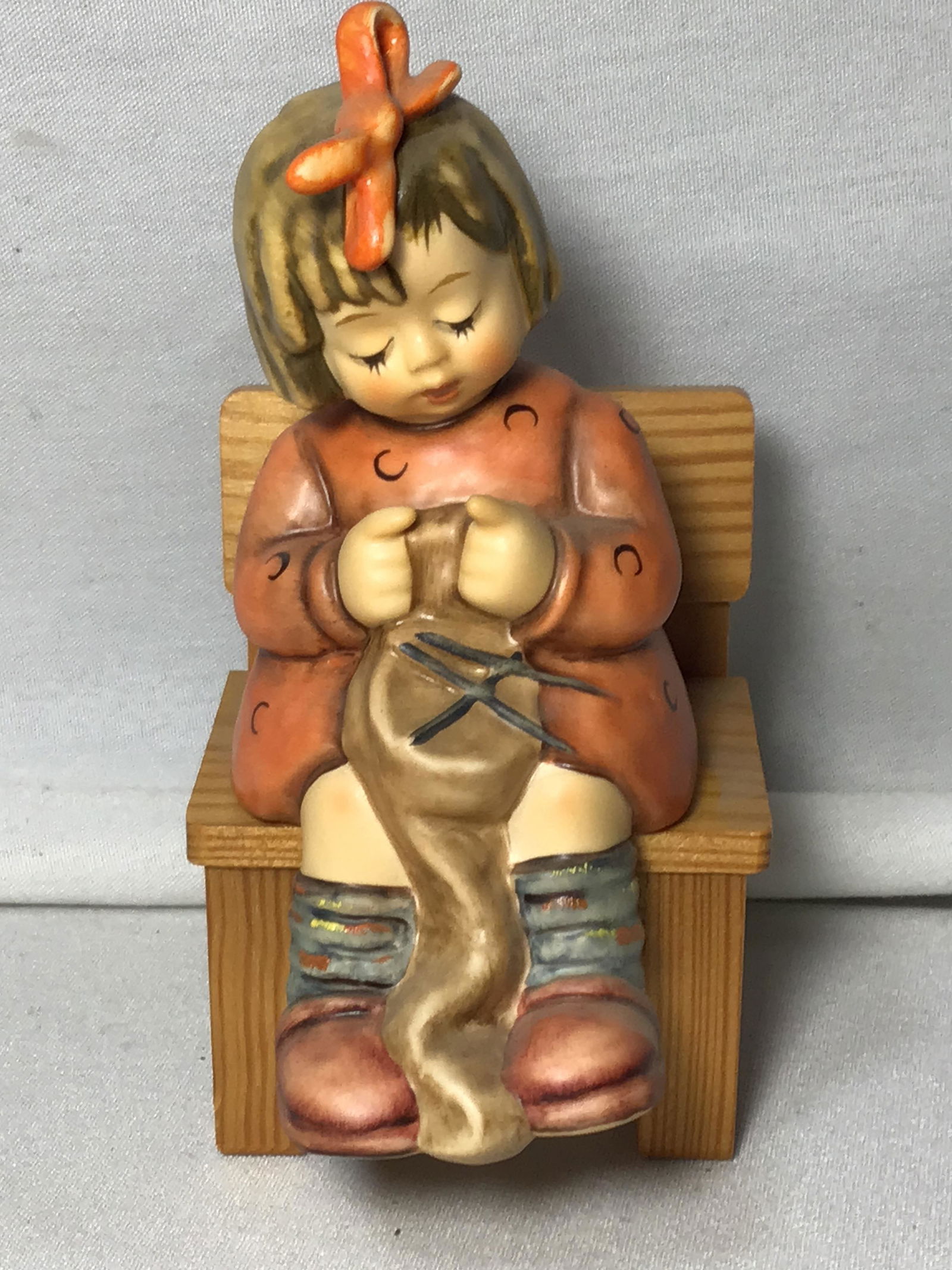 To Keep You Warm Hummel Figure Goebel Hummel (1 of 7)