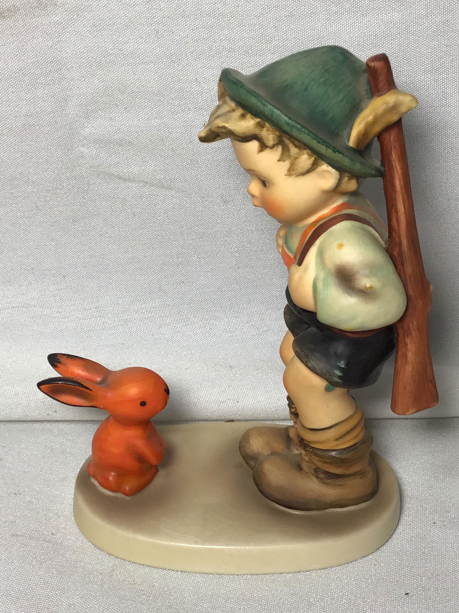 Sensitive Hunter Hummel Goebel Hummel (1 of 6)