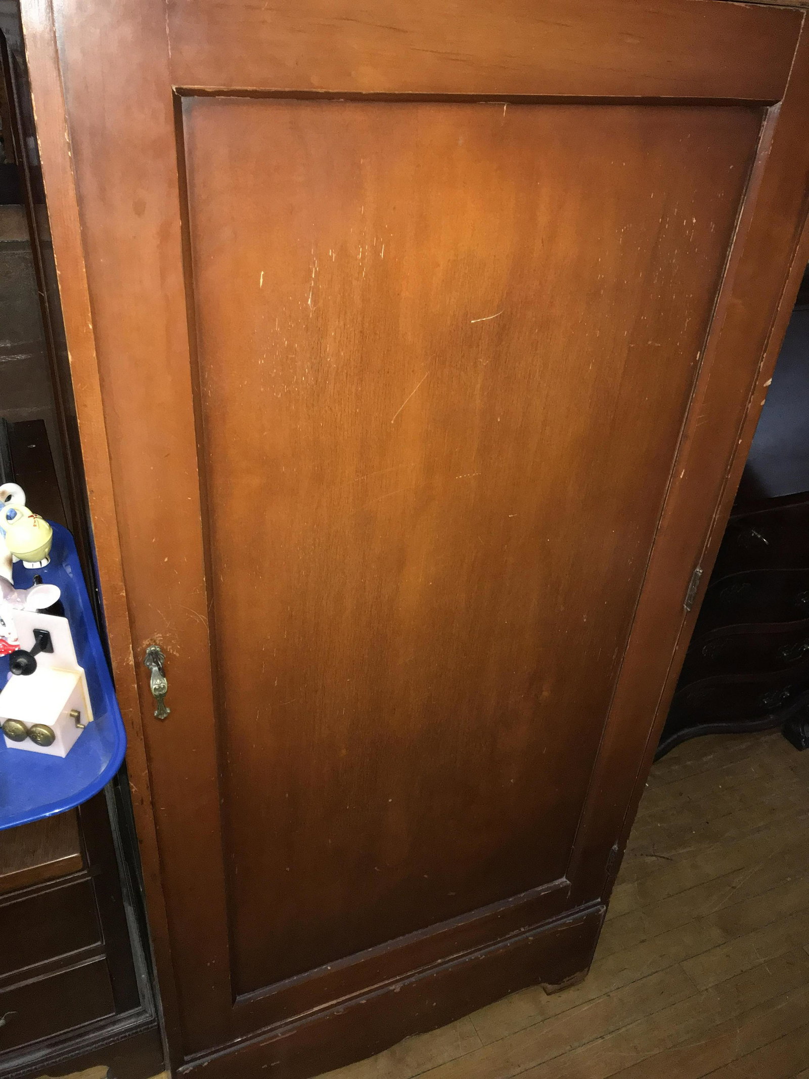Single Door Cedar Cabinet Key lock works Great project Measures 60 x 28.5 x 23 inches: Key lock works Great project Measures 60 x 28.5 x 23 inches