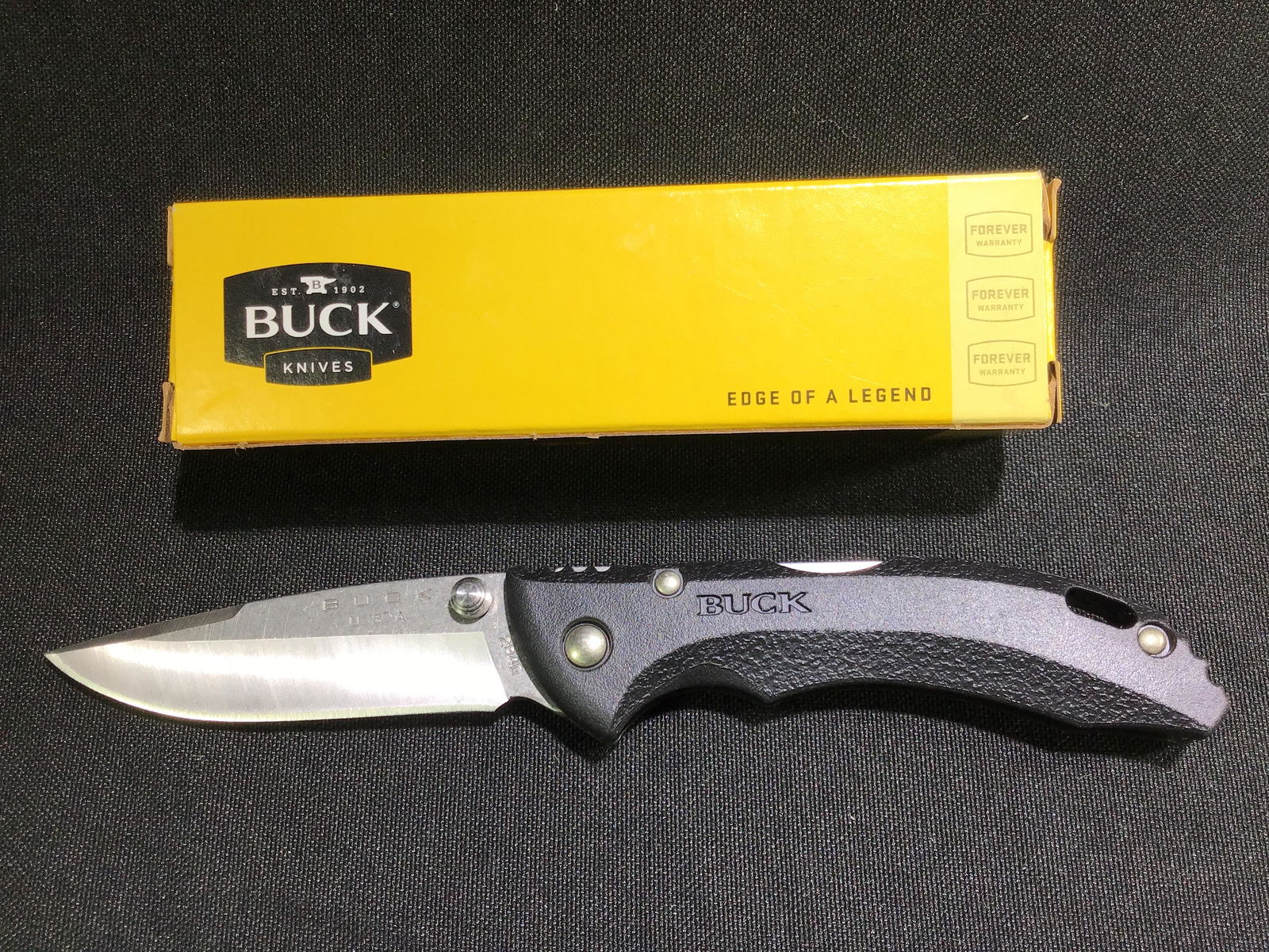 Buck Knife in original box Measures 6.5 inches with blade open (1 of 6)