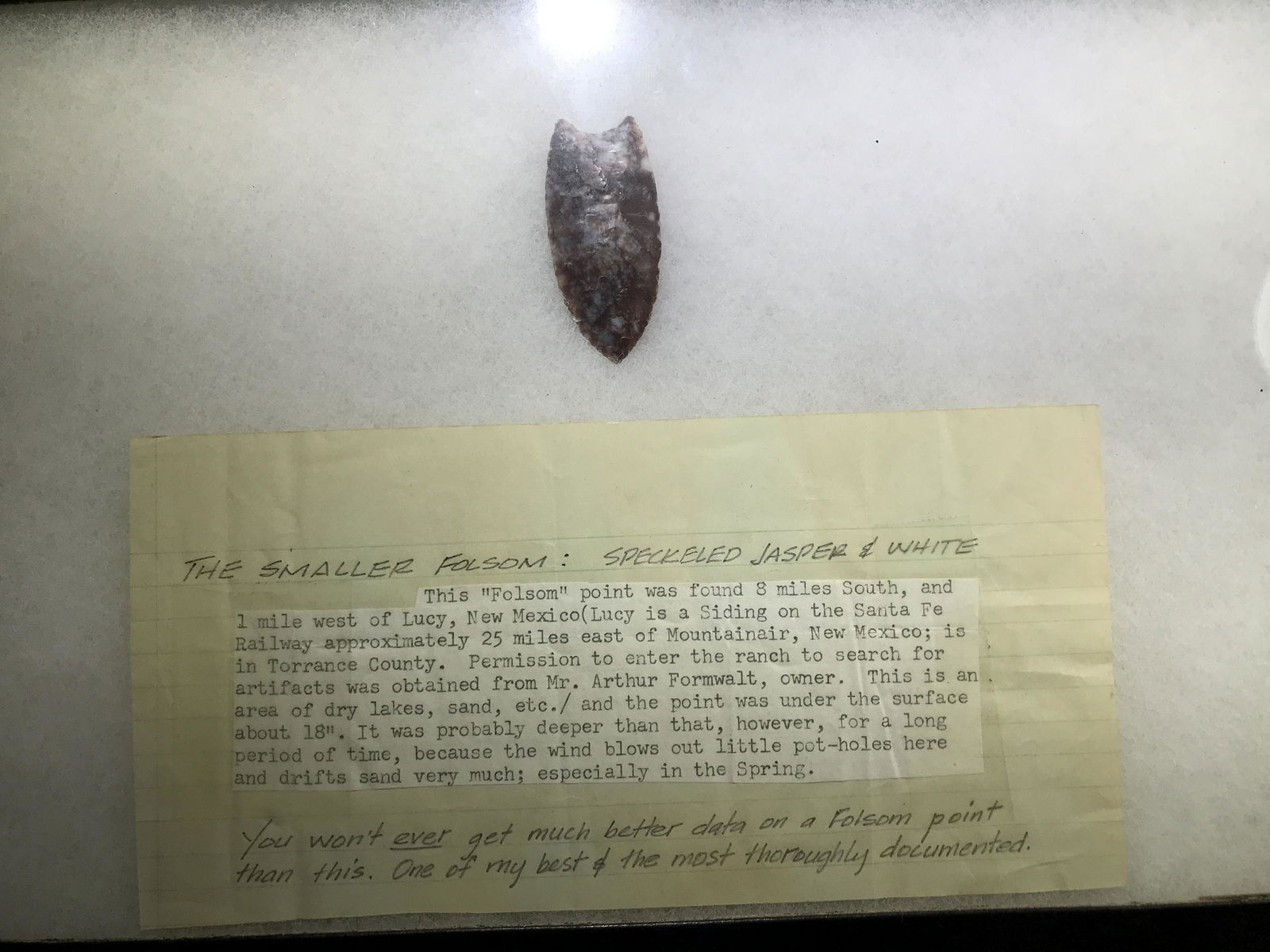 Clovis Head Arrowhead Speckled Jasper & White. (1 of 6)