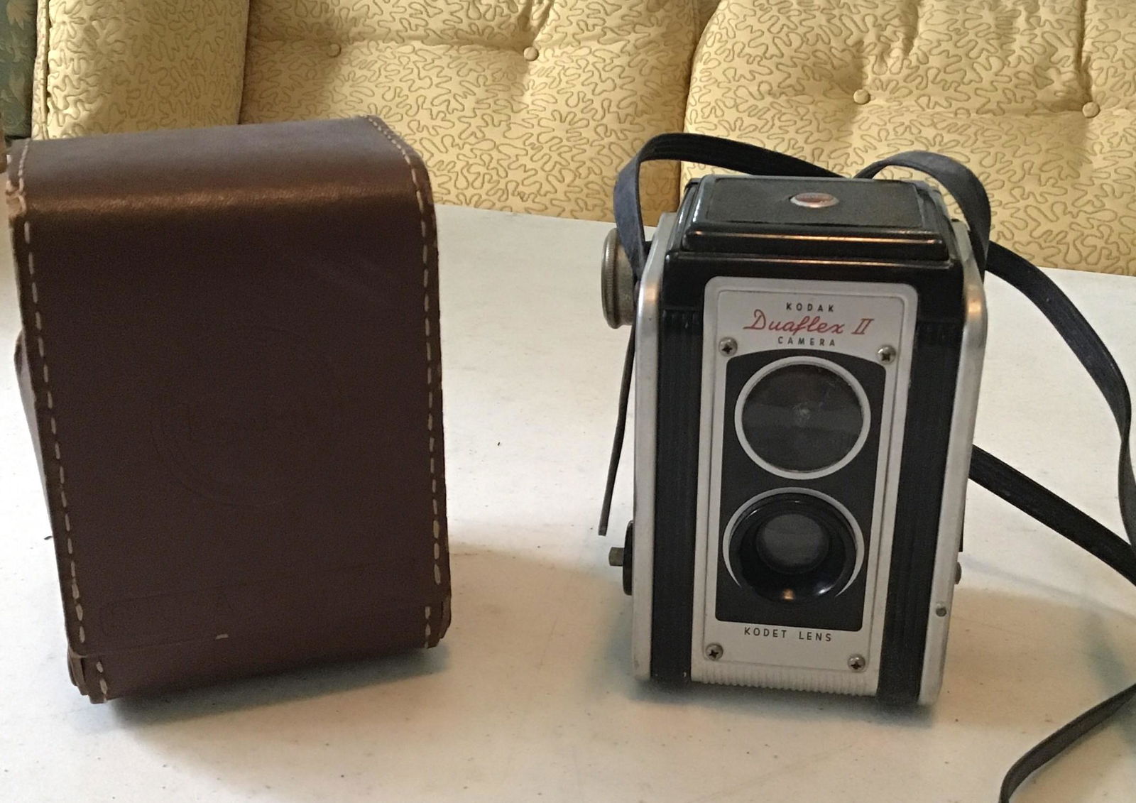 Vintage Kodak Dualflex II Camera . (1 of 4)