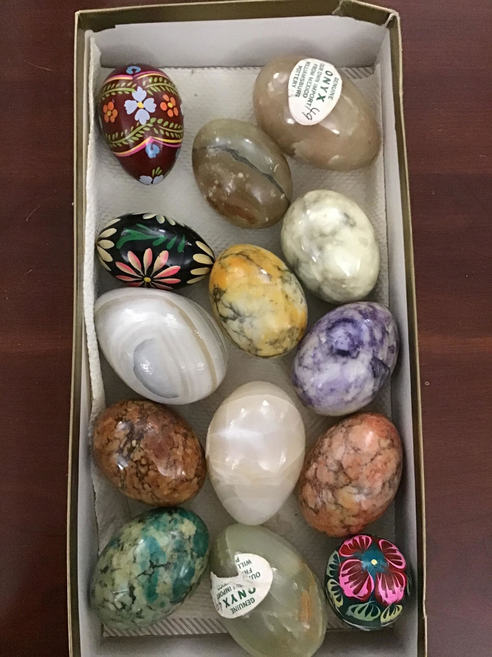 Vintage and pull his hand painted eggs, 14 pieces .: .