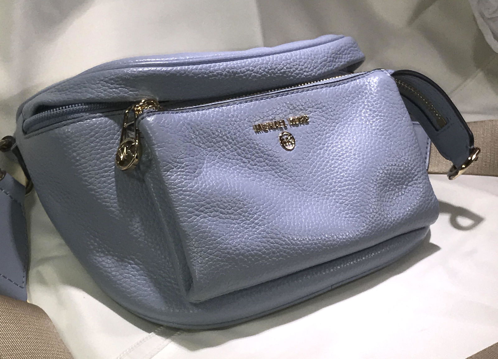 Michael Kors Light Blue Pebbled Leather Crossover/ Fanny Pack w/ convertible strap & chain (1 of 10)