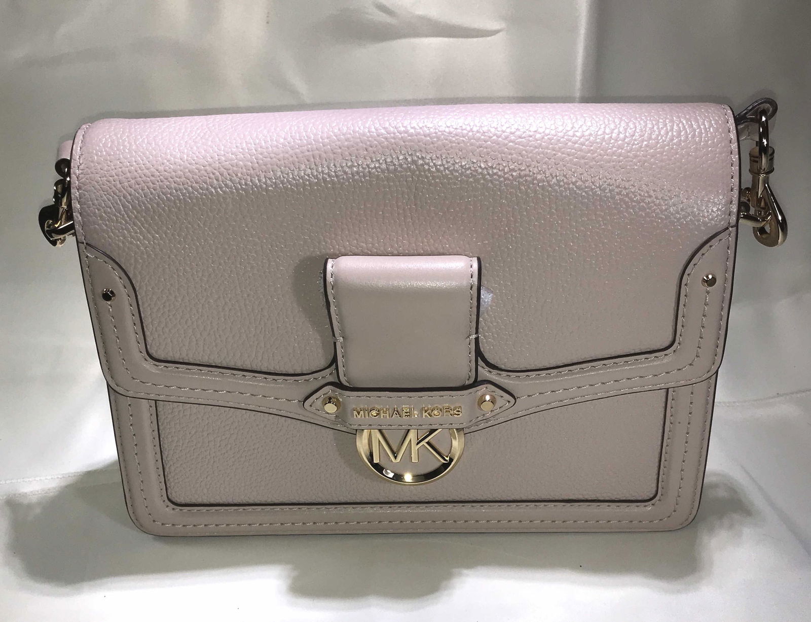 Michael Kors Jessie Soft Pink Md Flap Shoulder Crossover w/ Gold Emblem & Convertible Strap: Crossover w/ Gold Emblem & Convertible Strap