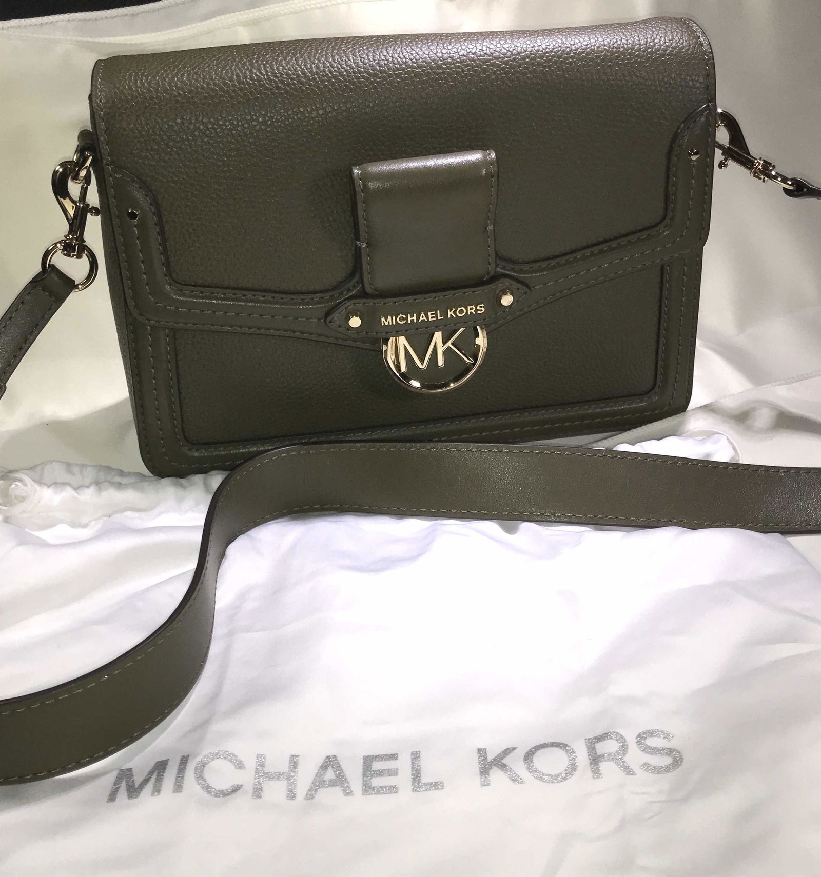 Michael Kors Olive Green M Flap Shoulder Crossover w/ Gold Emblem & Convertible Strap, includes dust: w/ Gold Emblem & Convertible Strap, includes dust protector cover