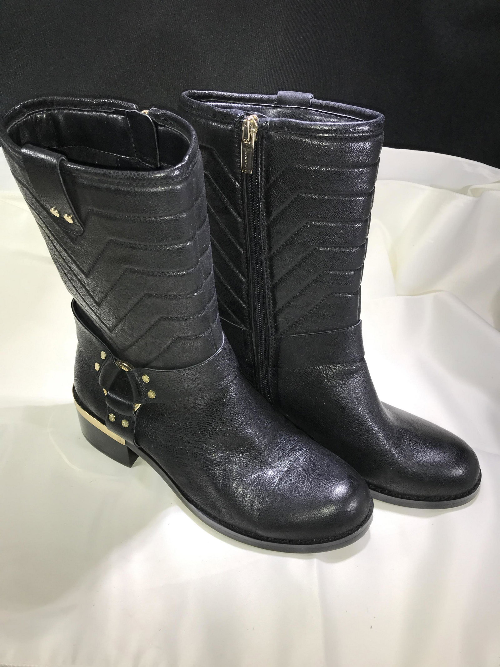 Vince Camuto ~ Online Auction
