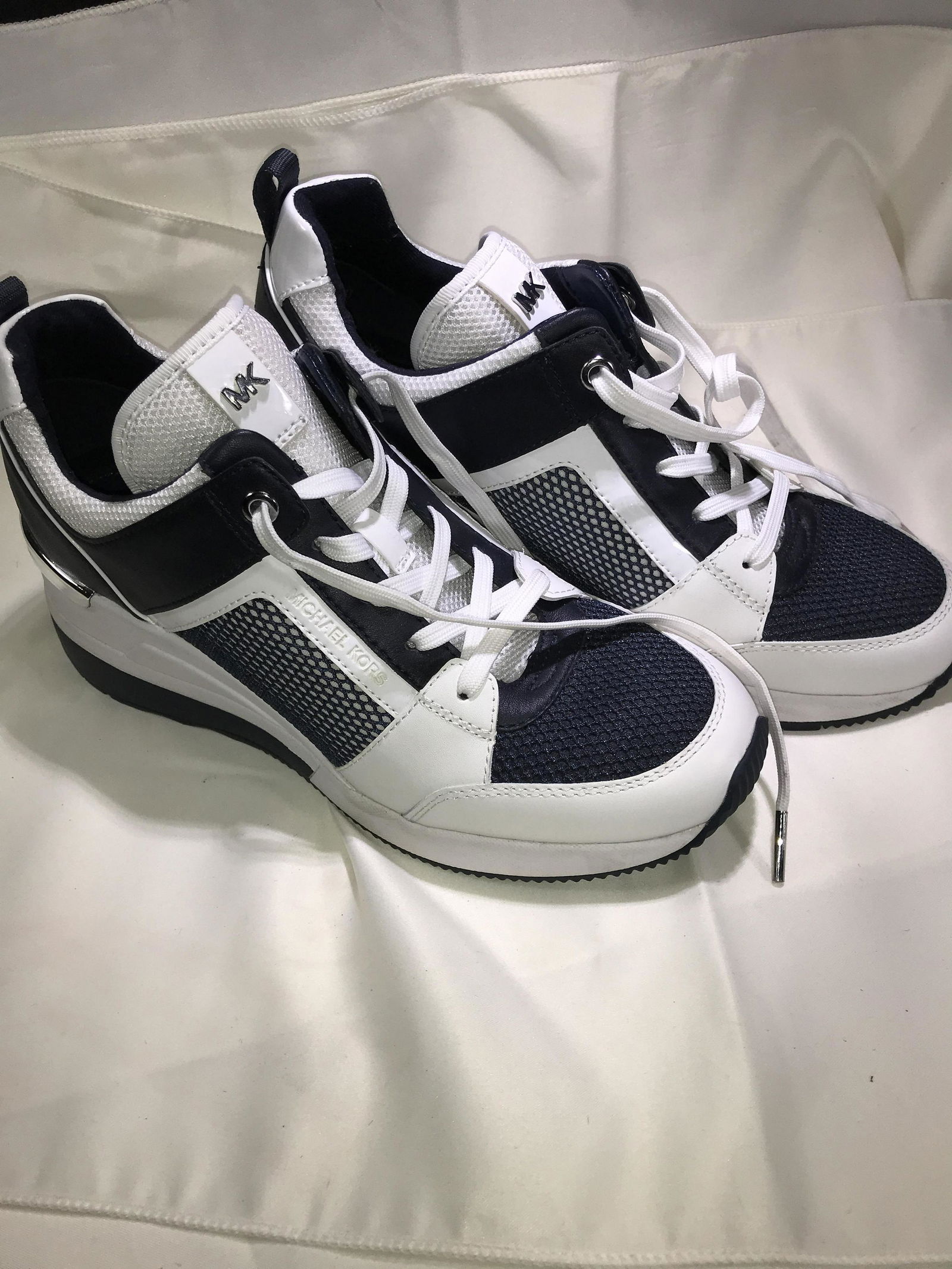 Michael Kors Womenâ€™s Sneakers Size 8M: Size 8M