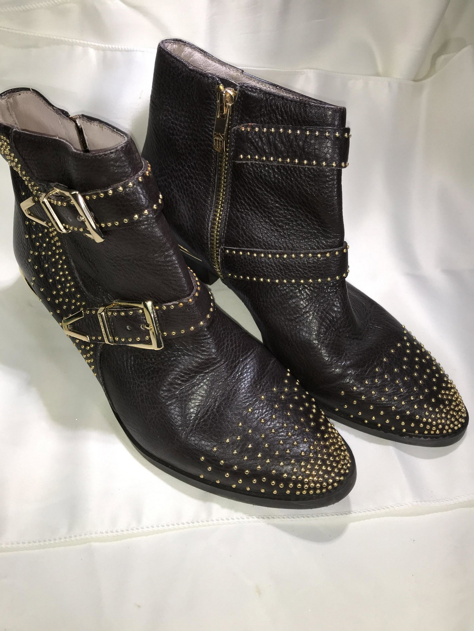 Vince Camuto ~ Online Auction