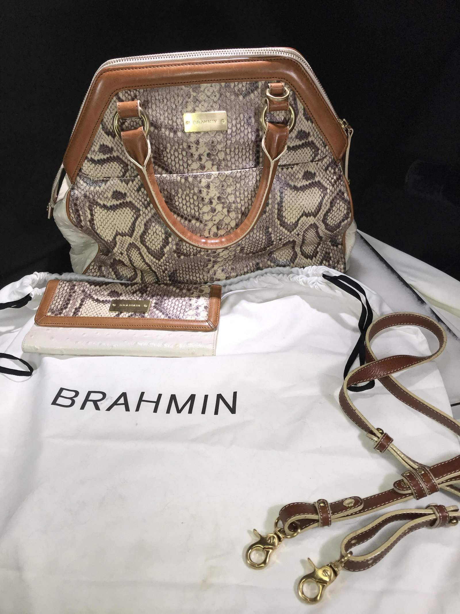 Brahmin White & Spotted Purse w/ Matching Wallet includes dust cover: includes dust cover