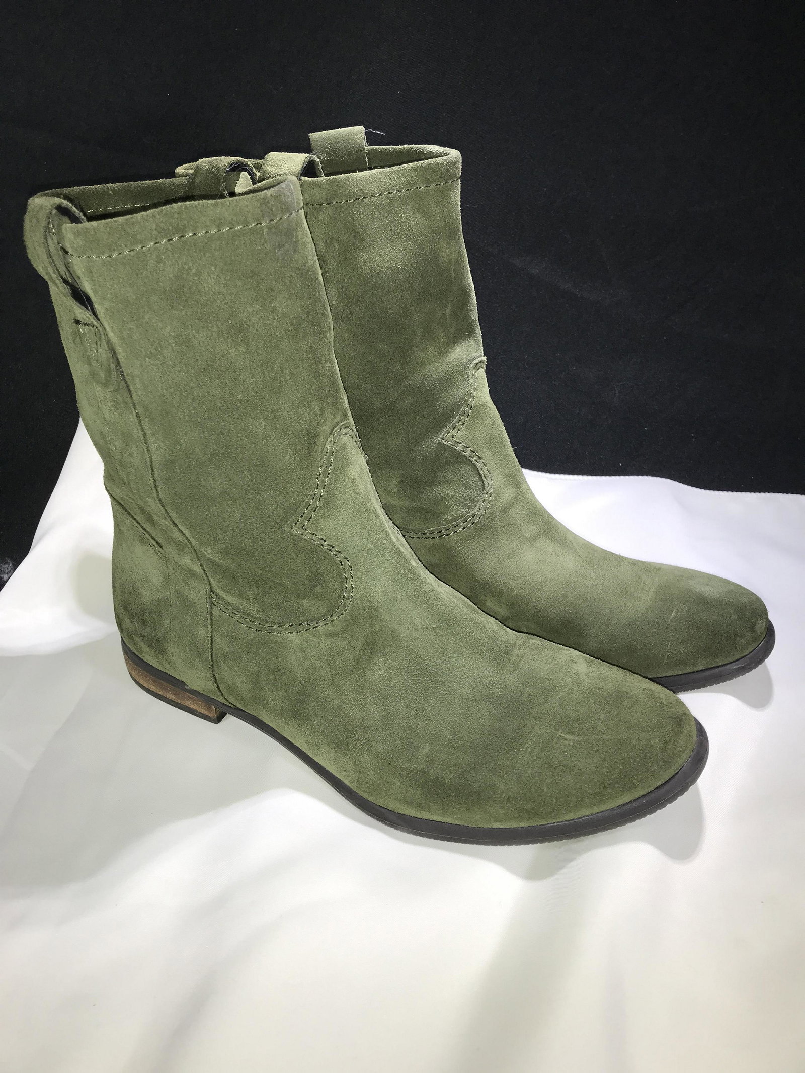 Vince Camuto ~ Online Auction