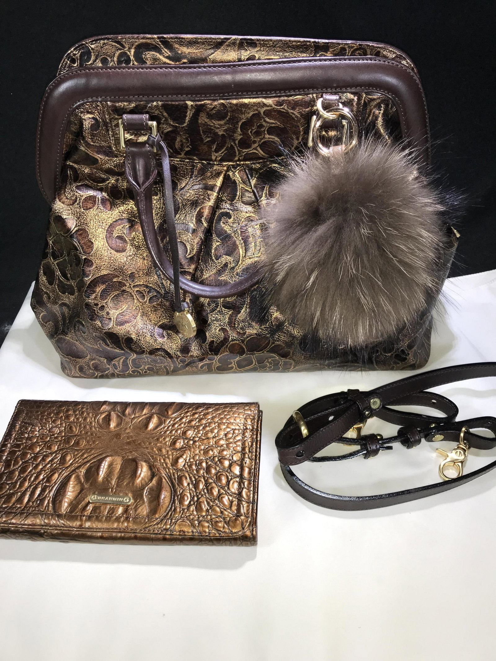 Brahmin Purse w/ Wallet & Shoulder Strap .: .